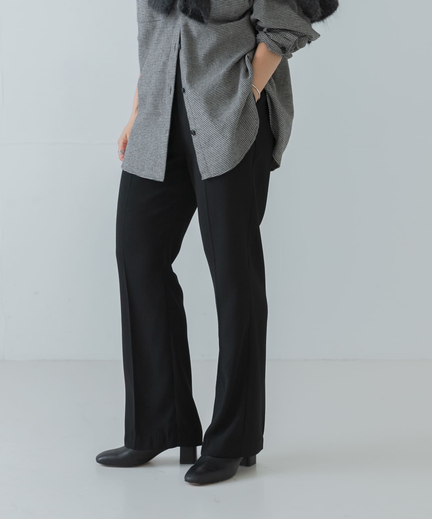 URBAN RESEARCH「バックサテンスリムイージーパンツ」|その他|ブラック