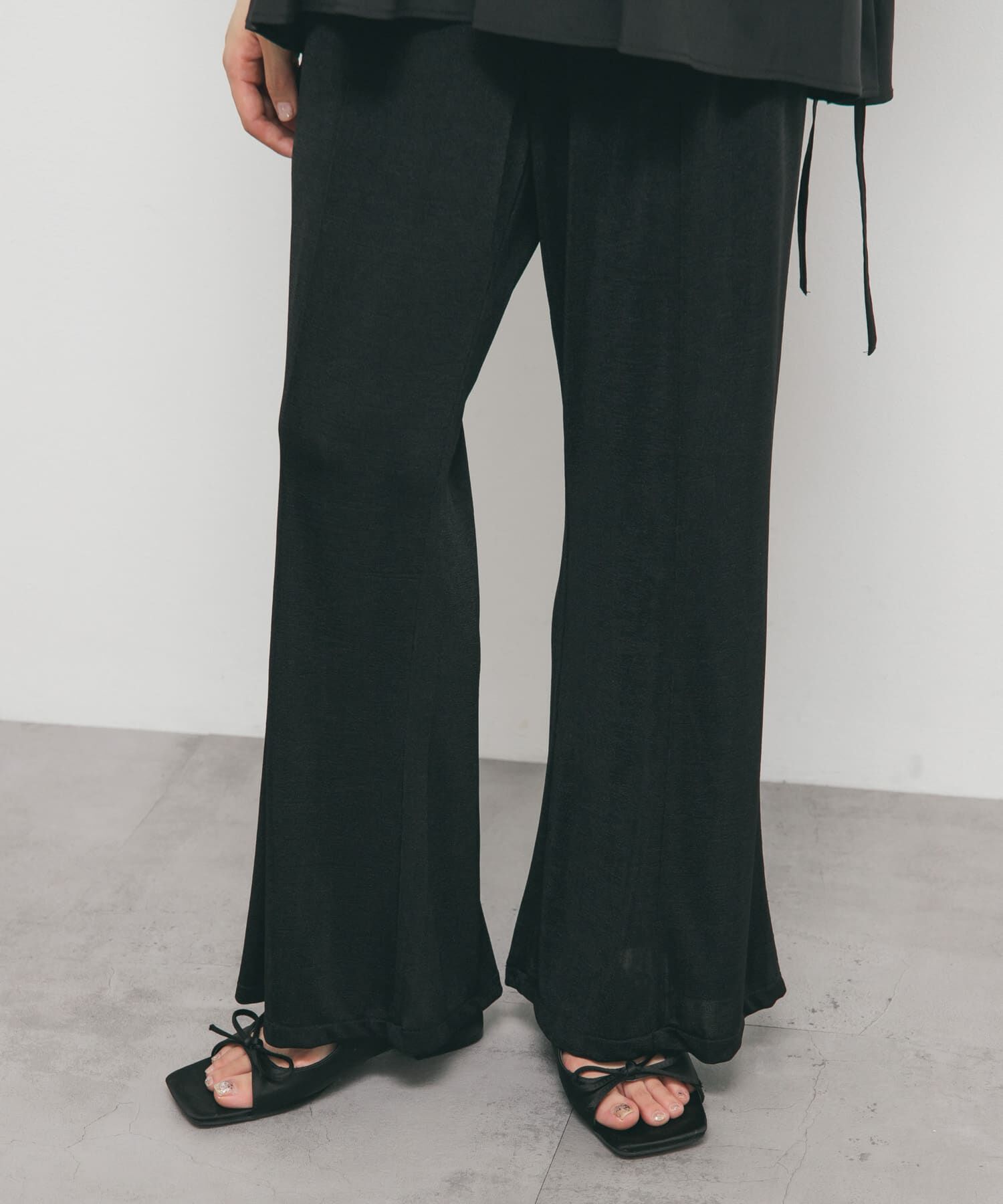  「シャイニーイージーフレアパンツ」|その他|