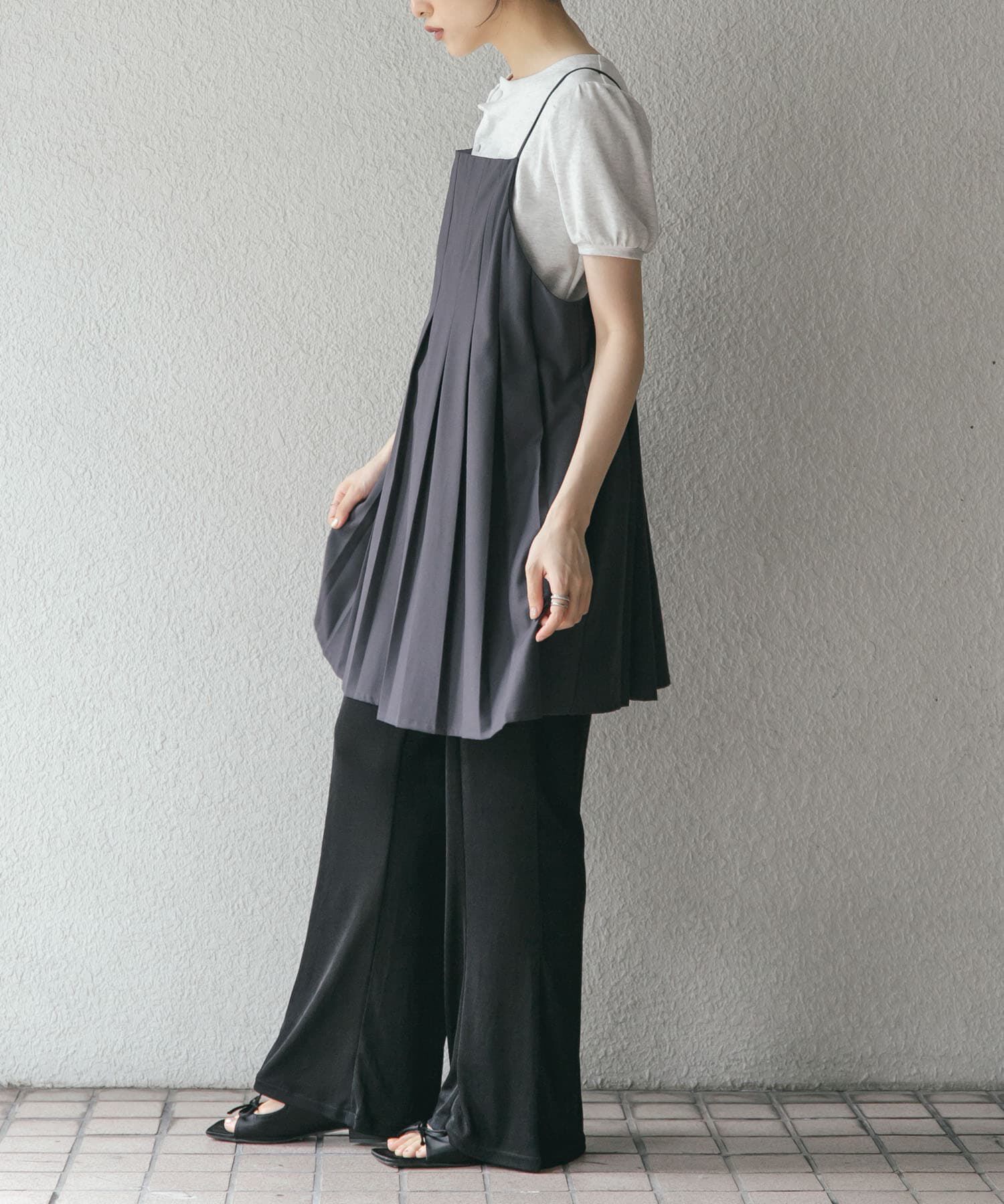  「シャイニーイージーフレアパンツ」|その他|