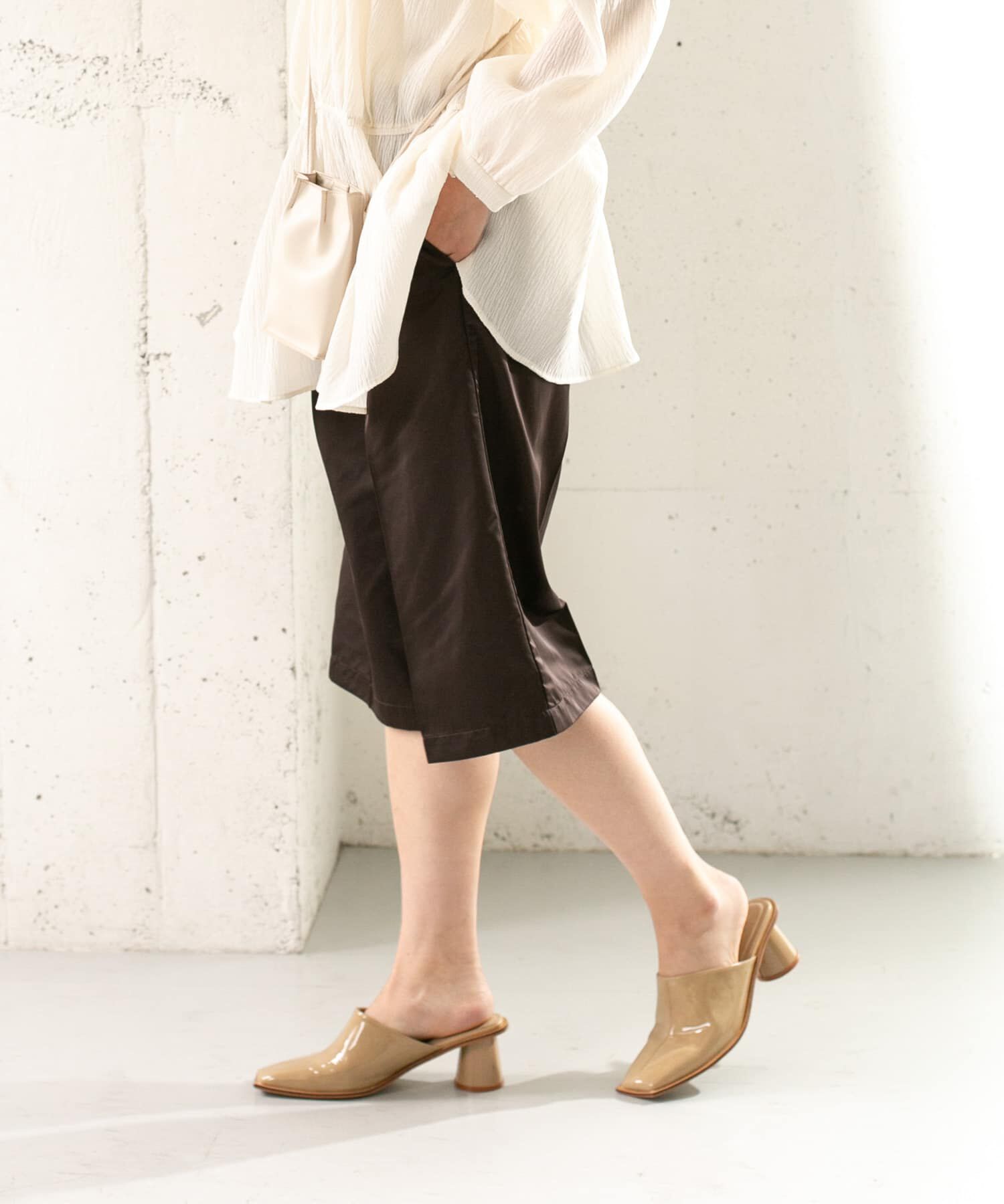  「シャイニーミディパンツ」|その他|チャコールグレー