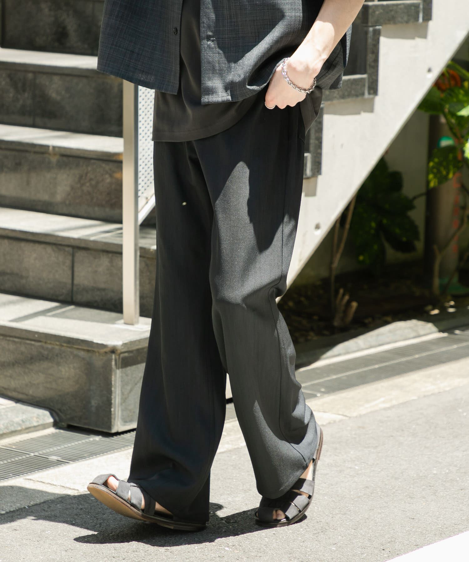 SENSE OF PLACE by URBAN RESEARCH「シャドースラブフレアパンツ」|その他|チャコールグレー