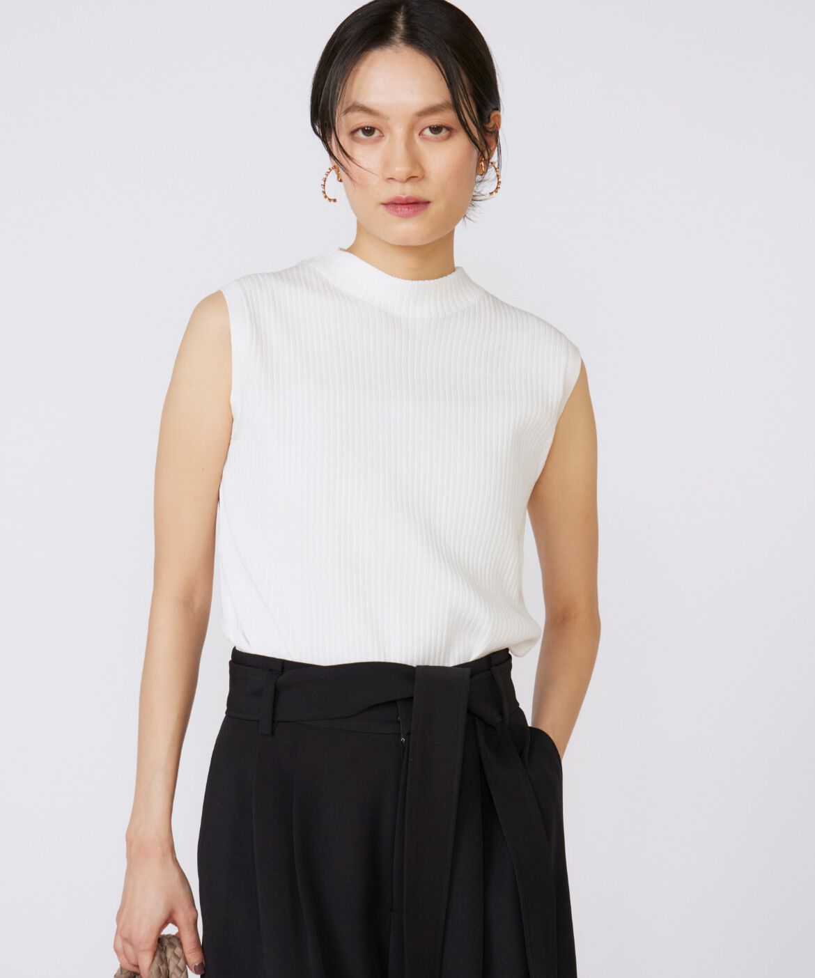 INED「ノースリーブワイドリブニット」|ニット・セーター|オフホワイト1