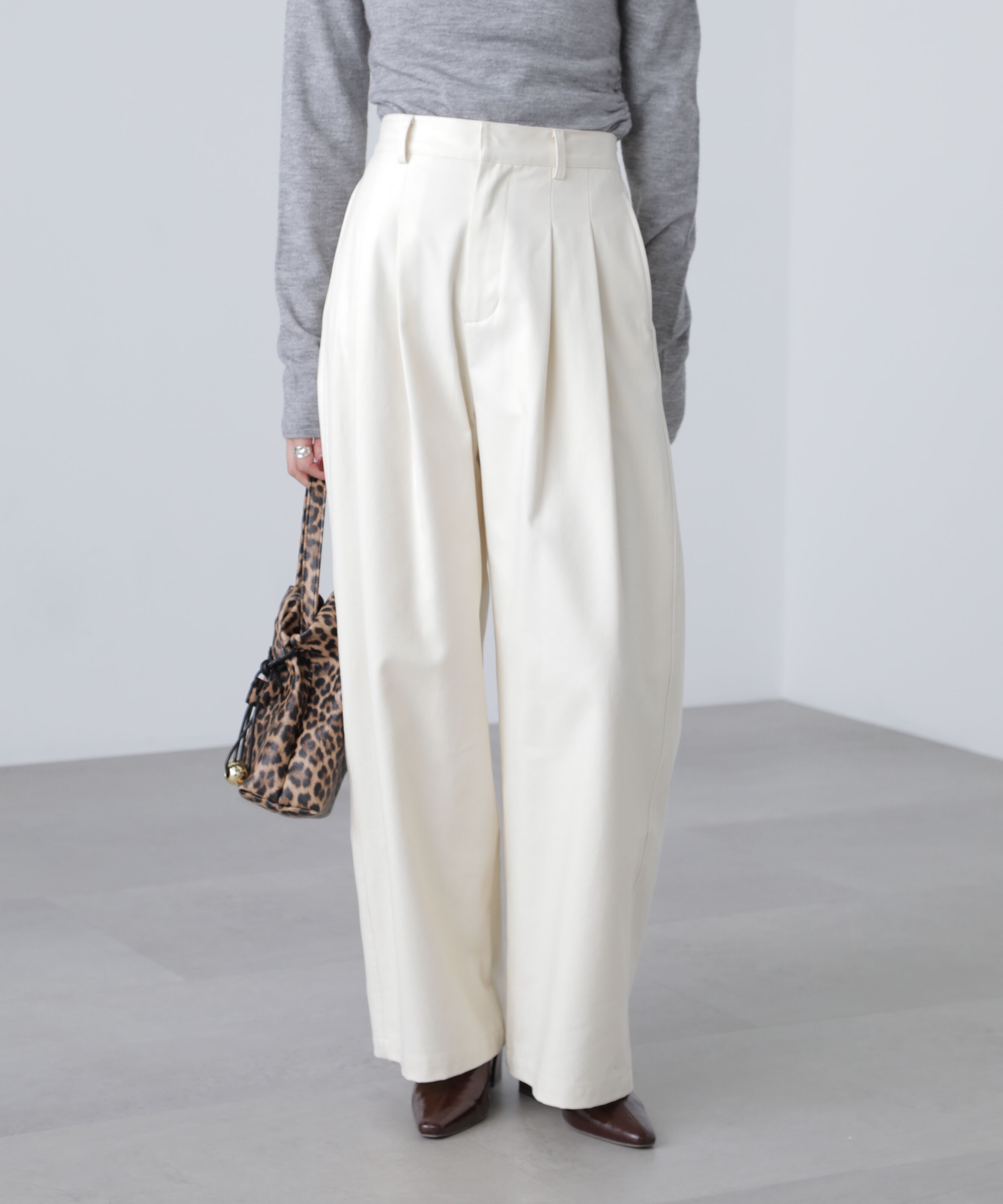  「微起毛ツータックボリュームパンツ」|その他|オフ