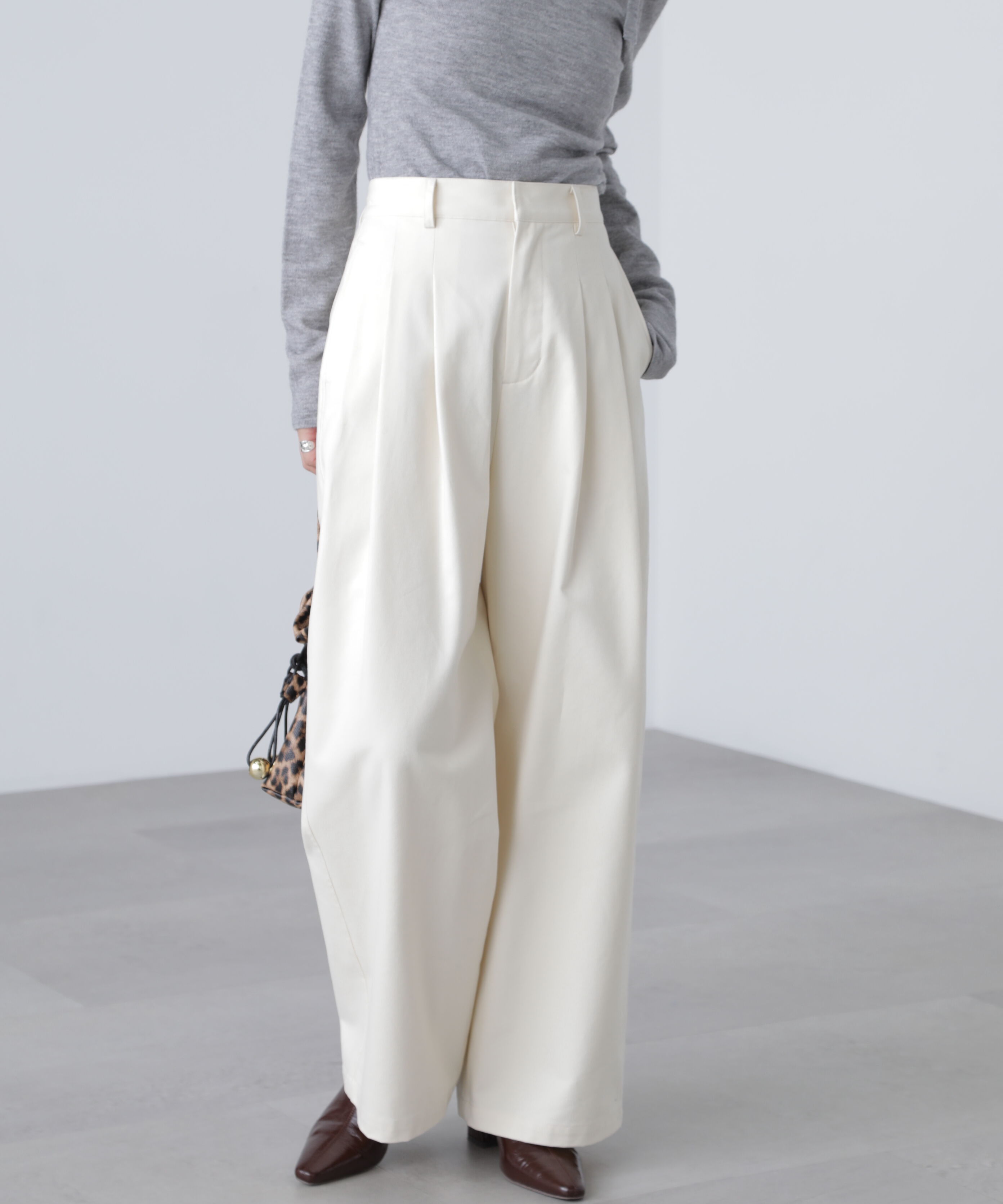  「微起毛ツータックボリュームパンツ」|その他|