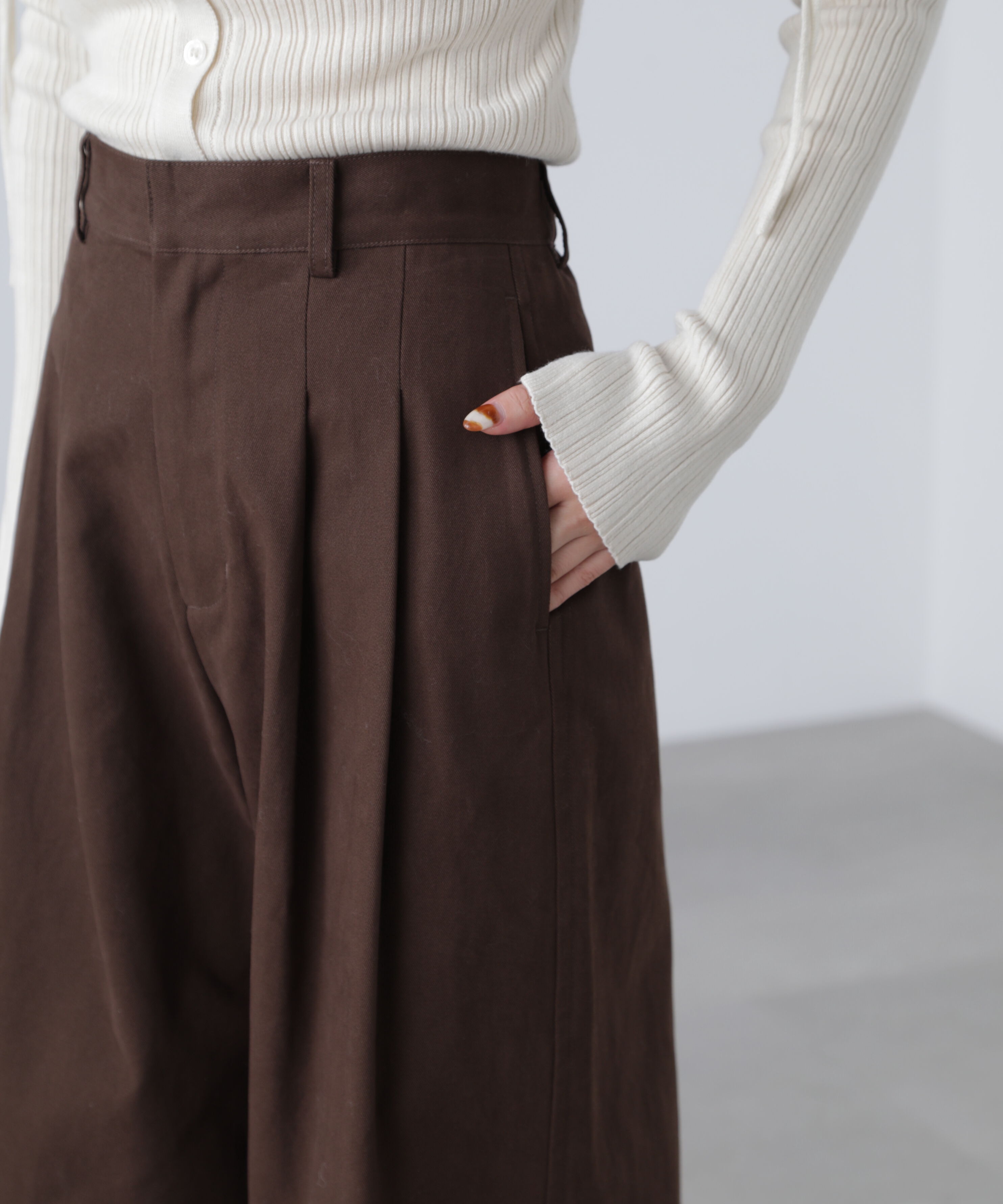  「微起毛ツータックボリュームパンツ」|その他|