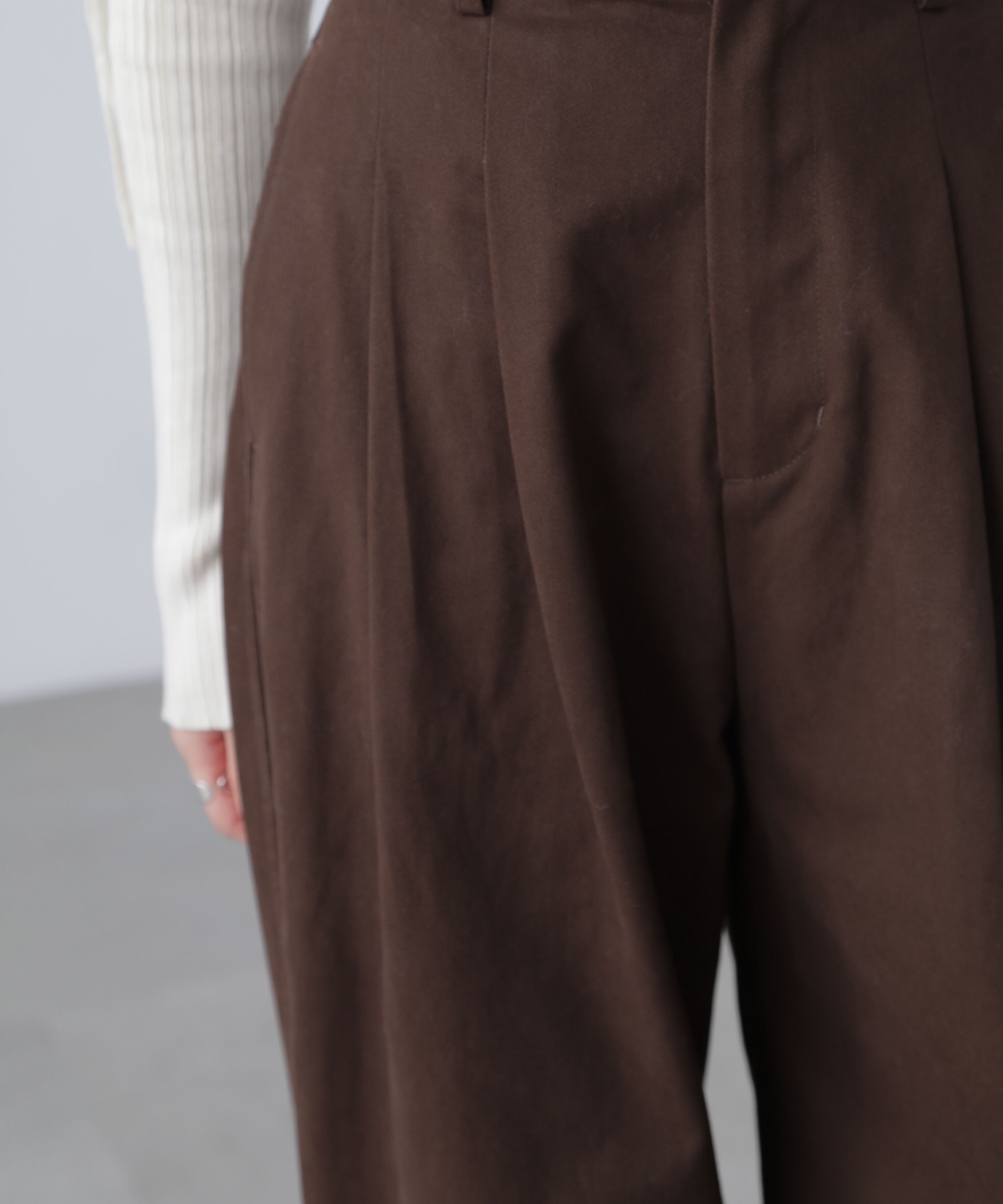  「微起毛ツータックボリュームパンツ」|その他|