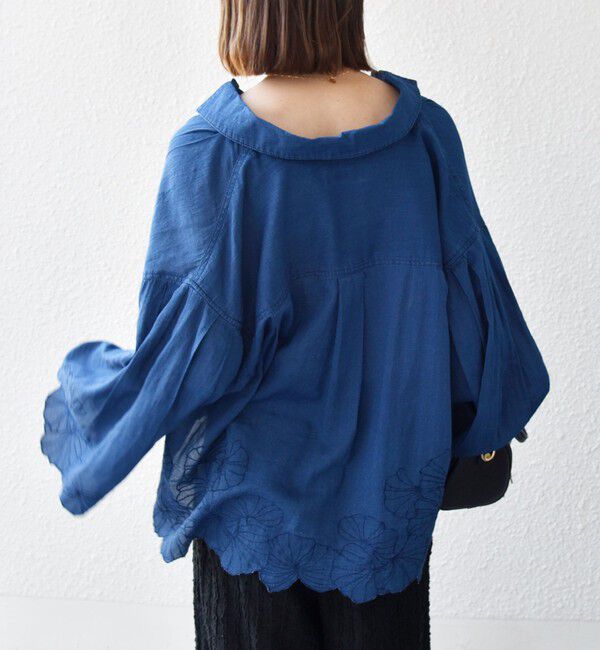 SHIPS any「SHIPS any:〈手洗い可能〉シアー デニム フラワー エンブロ タック シャツ」|シャツ・ブラウス|