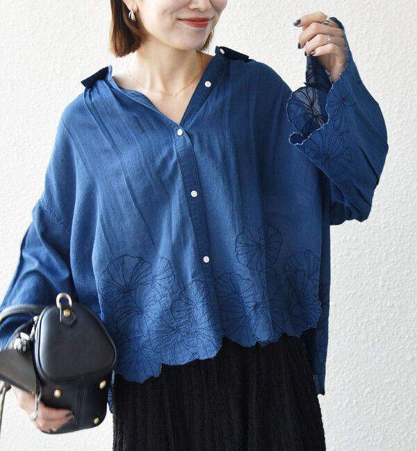 SHIPS any「SHIPS any:〈手洗い可能〉シアー デニム フラワー エンブロ タック シャツ」|シャツ・ブラウス|