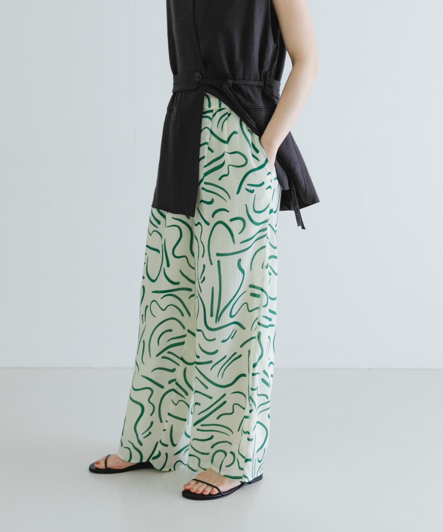 URBAN RESEARCH「『イージーケア』ドローイングアートプリントパンツ」|その他|