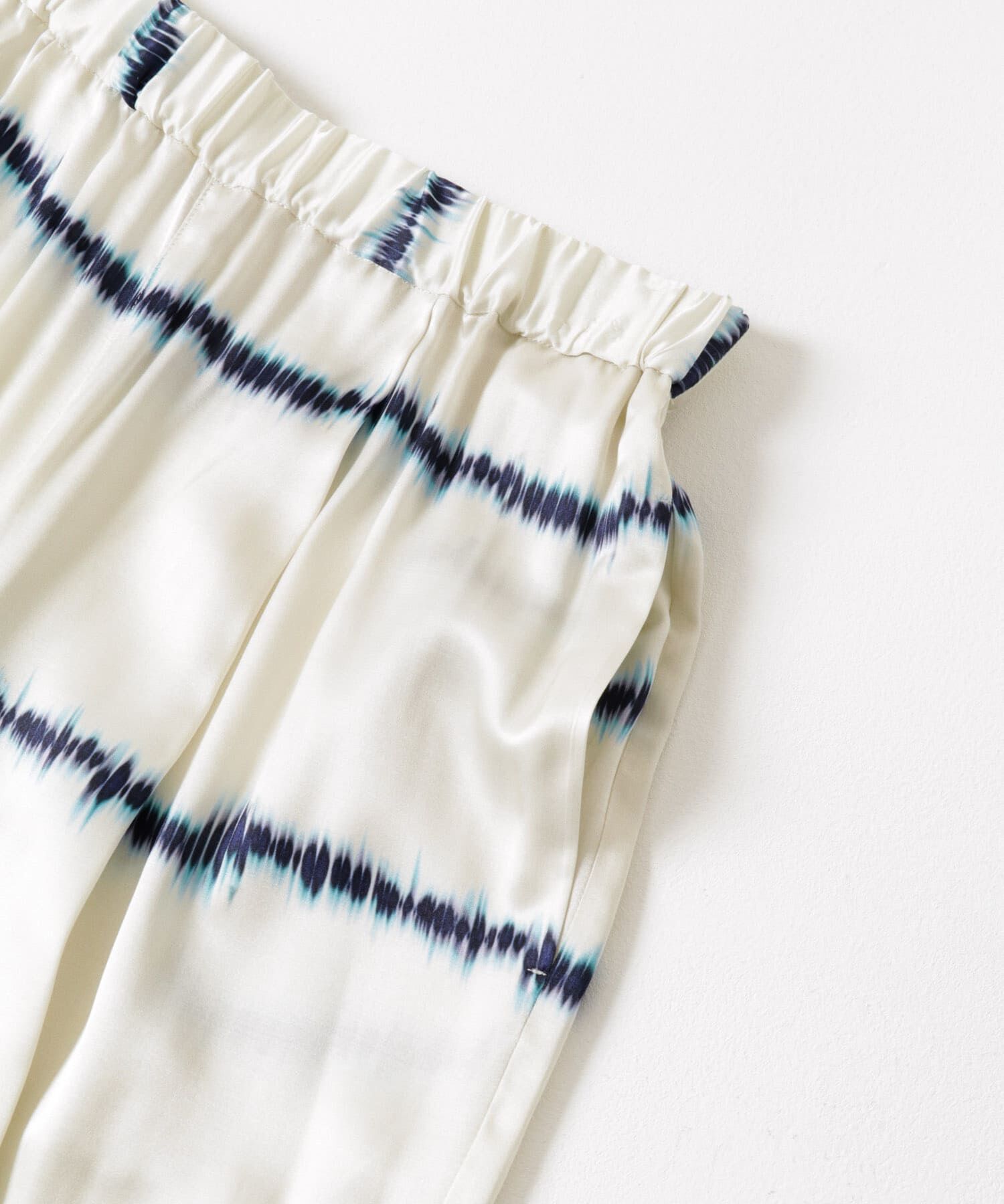 URBAN RESEARCH「『2サイズ展開』シルクミックスボーダープリントパンツ」|その他|