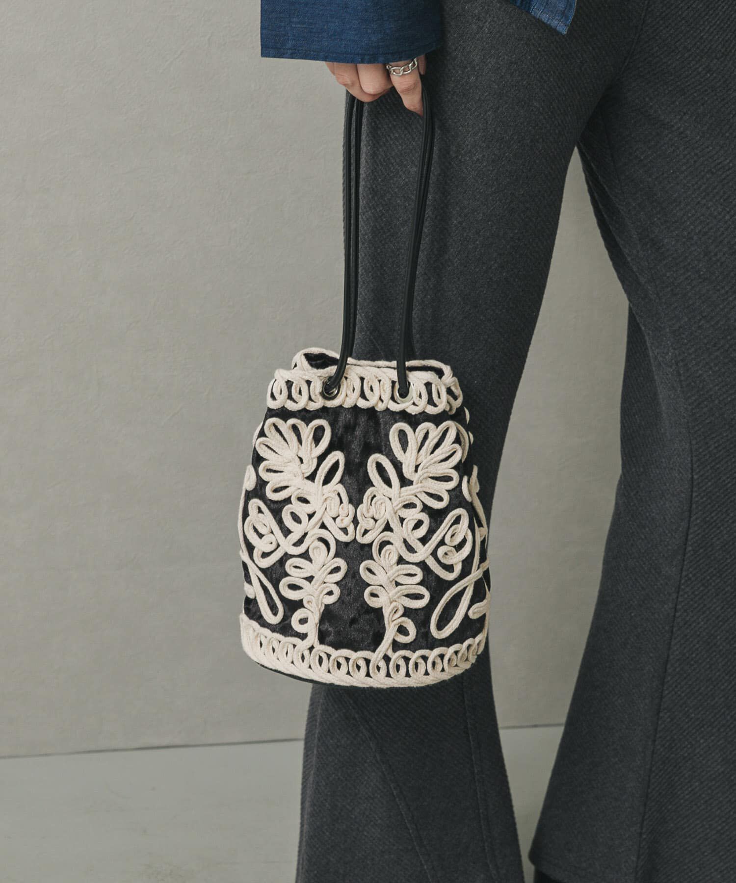 SENSE OF PLACE by URBAN RESEARCH「コードシシュウベロアバッグ」|ハンドバッグ|