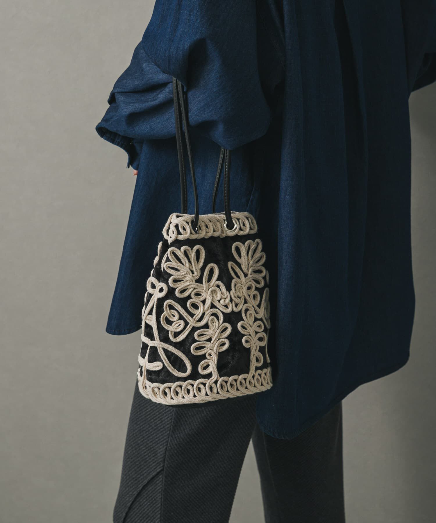 SENSE OF PLACE by URBAN RESEARCH「コードシシュウベロアバッグ」|ハンドバッグ|