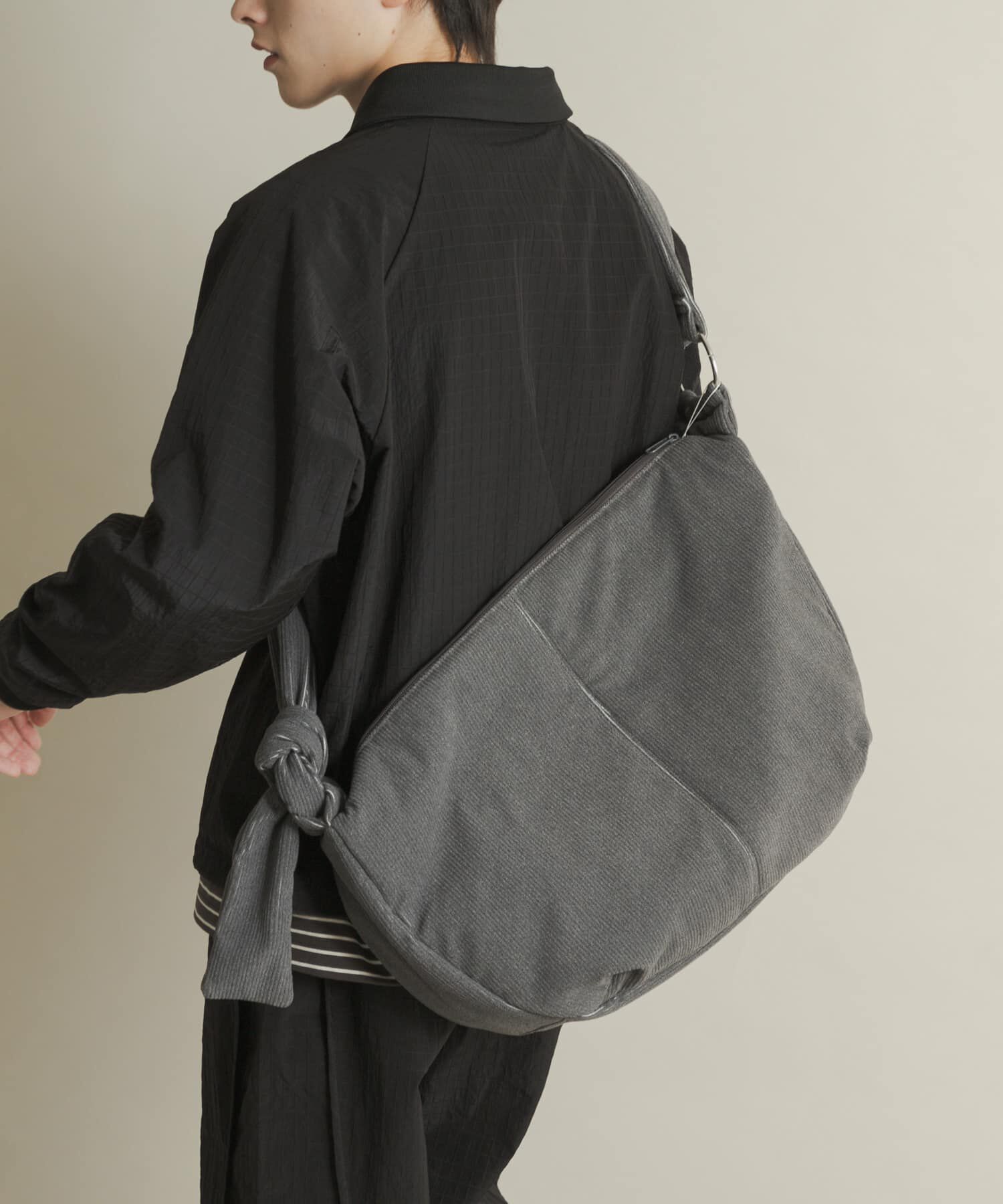 SENSE OF PLACE by URBAN RESEARCH「コーデュロイビッグショルダー」|ショルダー・メッセンジャー|グレー