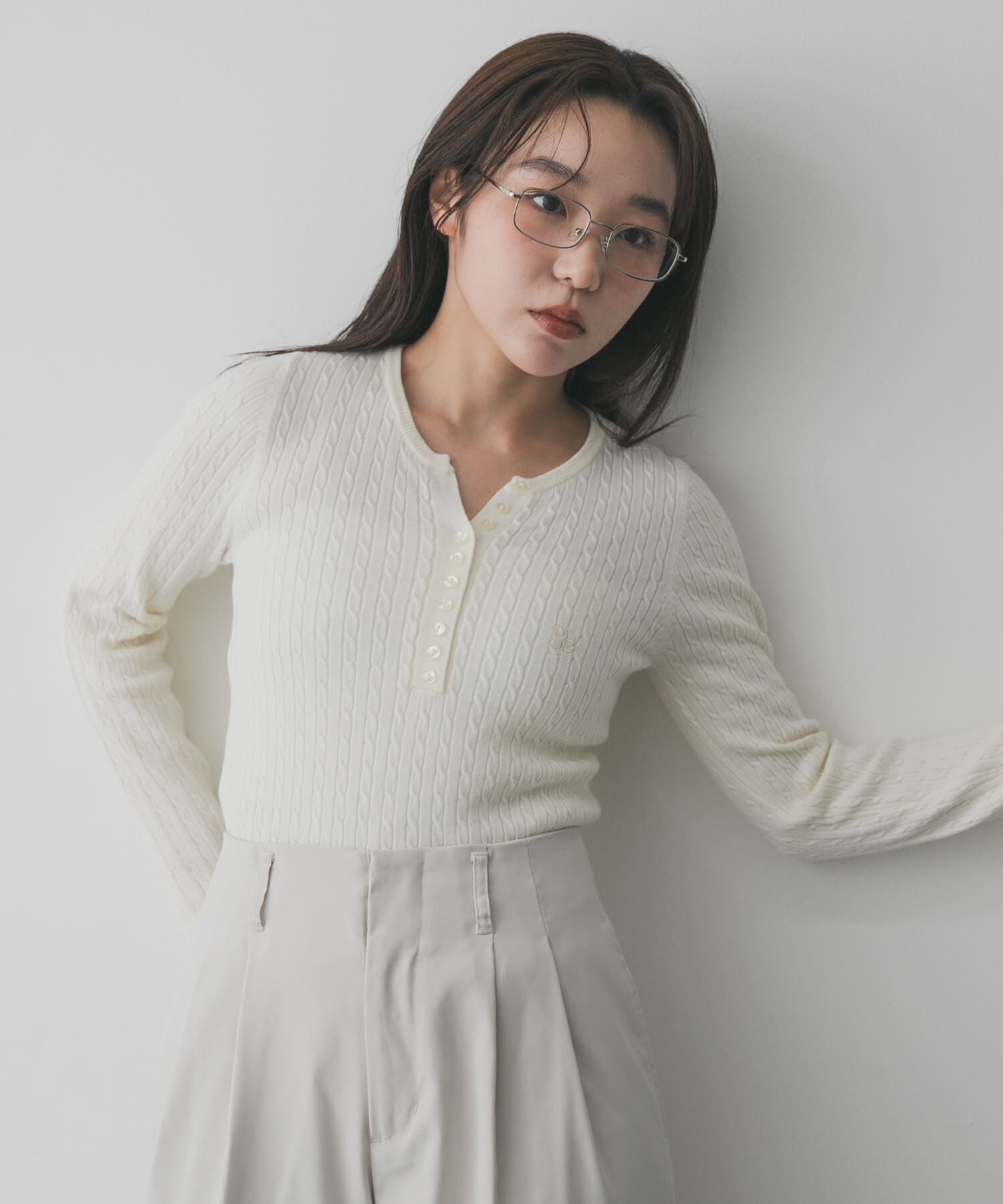 SENSE OF PLACE by URBAN RESEARCH「『洗濯可』シシュウヘンリーネックミニケーブルセーター」|ニット・セーター|