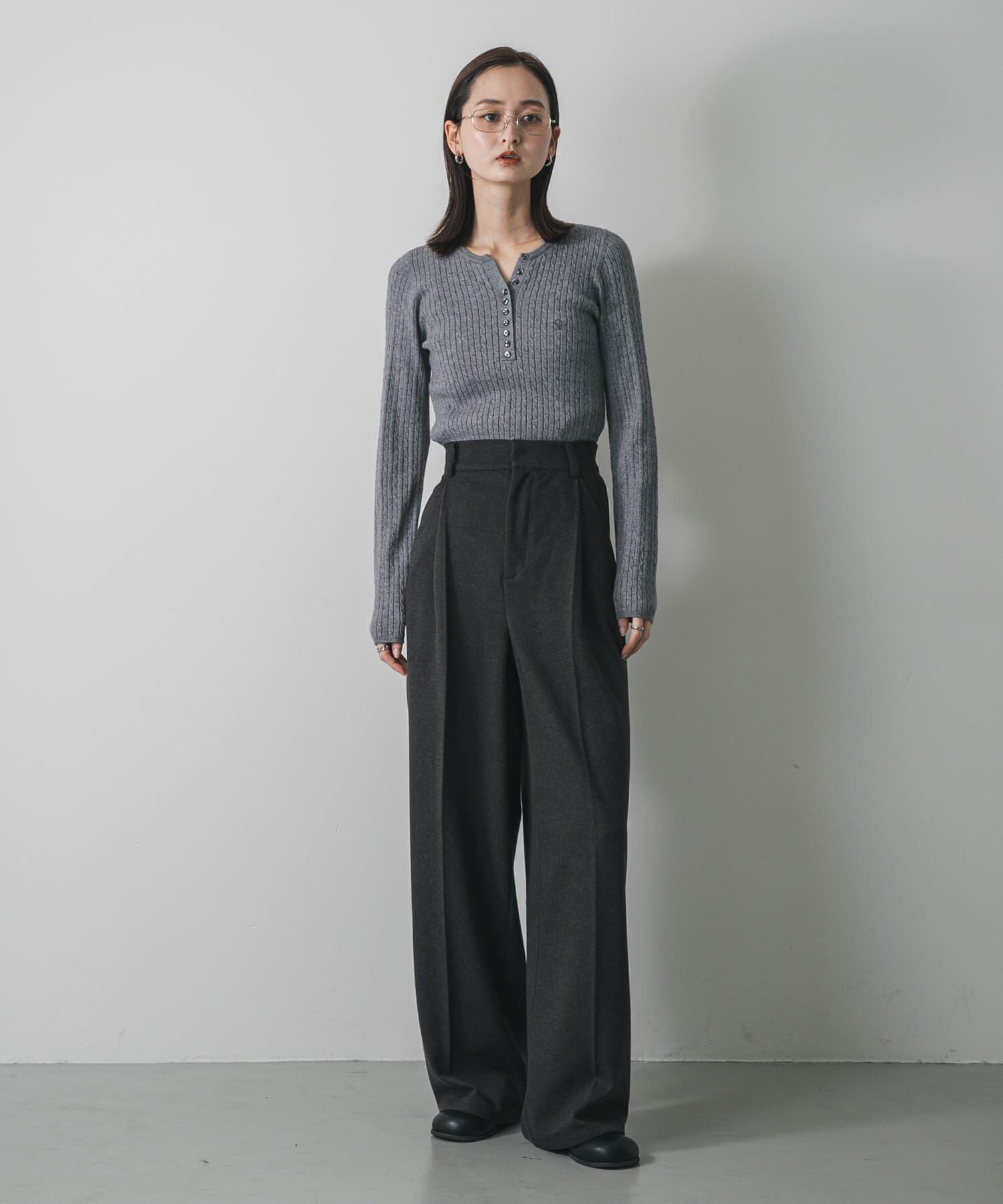 SENSE OF PLACE by URBAN RESEARCH「『洗濯可』シシュウヘンリーネックミニケーブルセーター」|ニット・セーター|