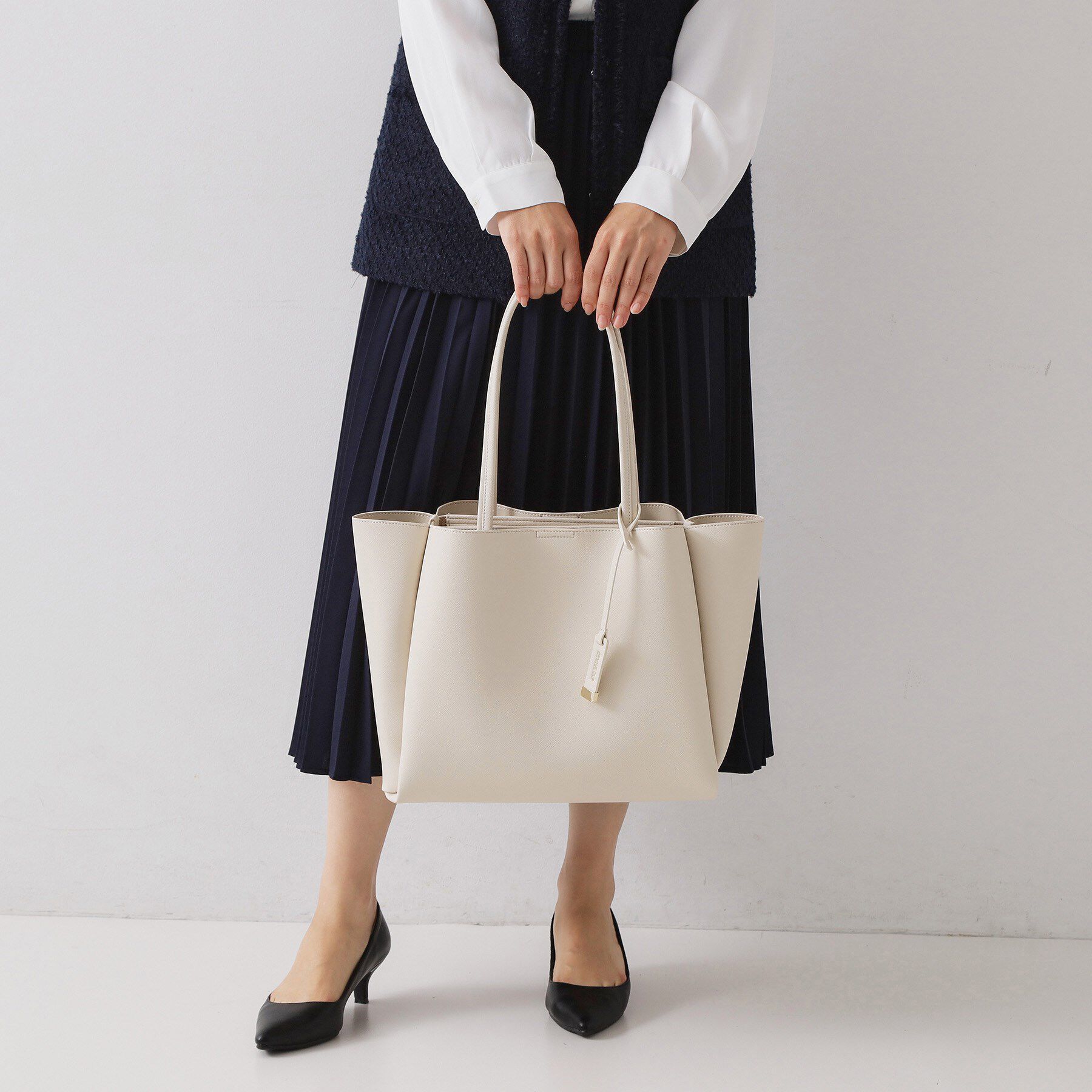 OPAQUE.CLIP「【軽量／A4サイズ対応】サフィアーノ調3層トートバッグ」|トートバッグ|