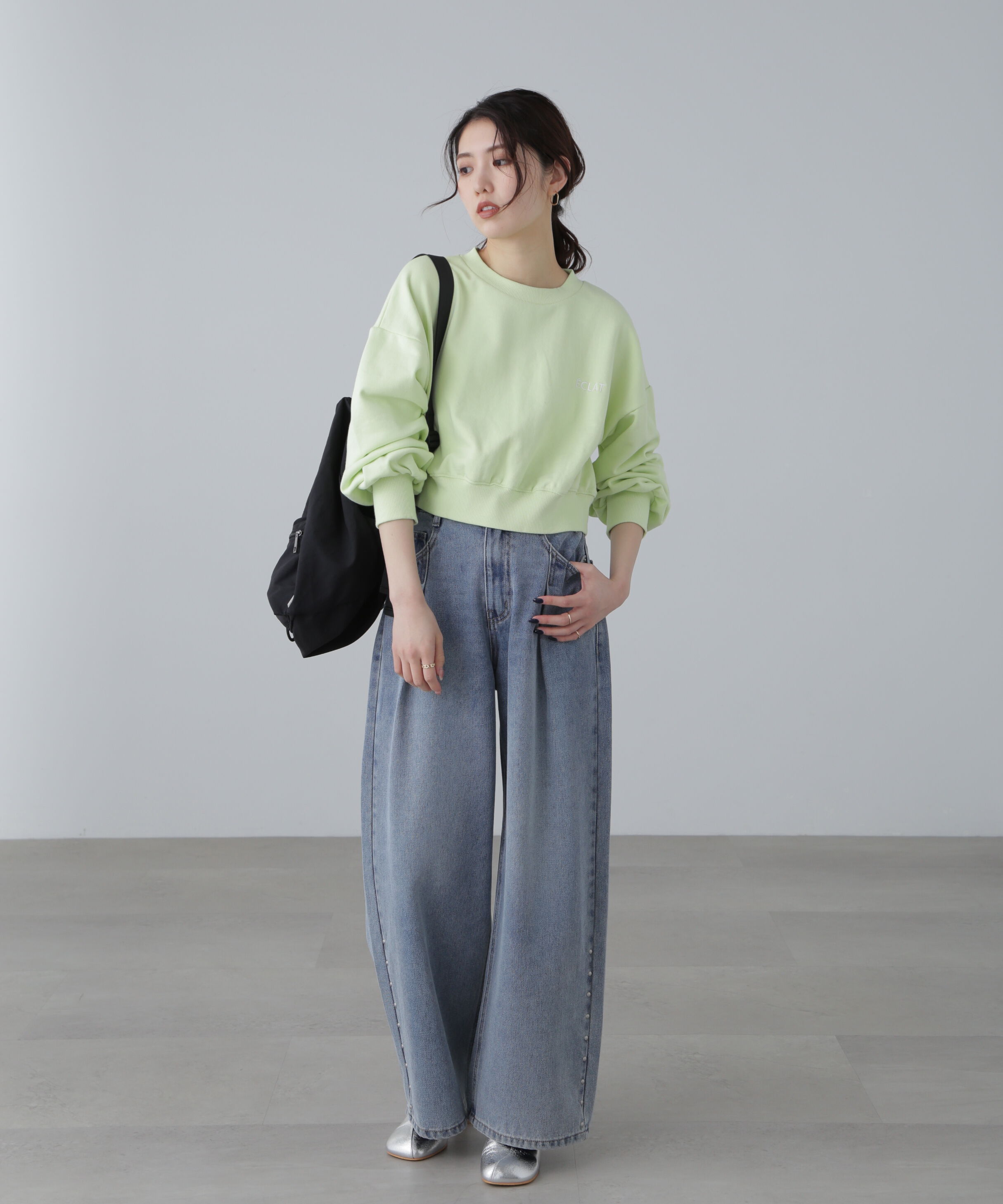  「スタッズ付きタックワイドデニムパンツ」|その他|