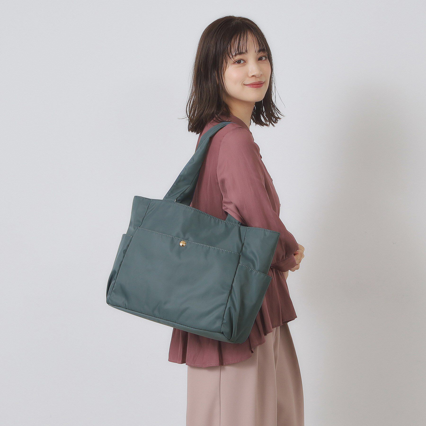 ITS&rsquo;DEMO「【9ポケット】軽量撥水A4トート」|トートバッグ|