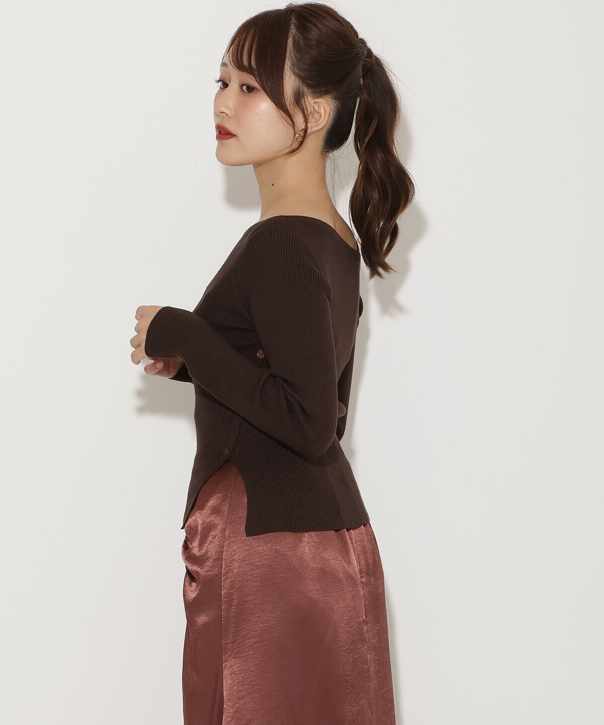 アンドクチュール「アシメＶネック長袖プルオーバー」|ニット・セーター|