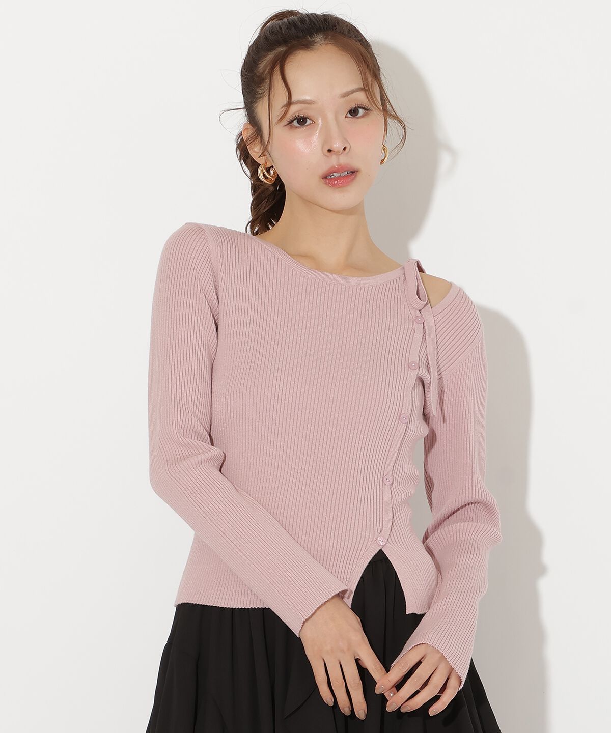 アンドクチュール「アシメリボンスリットプルオーバー」|ニット・セーター|