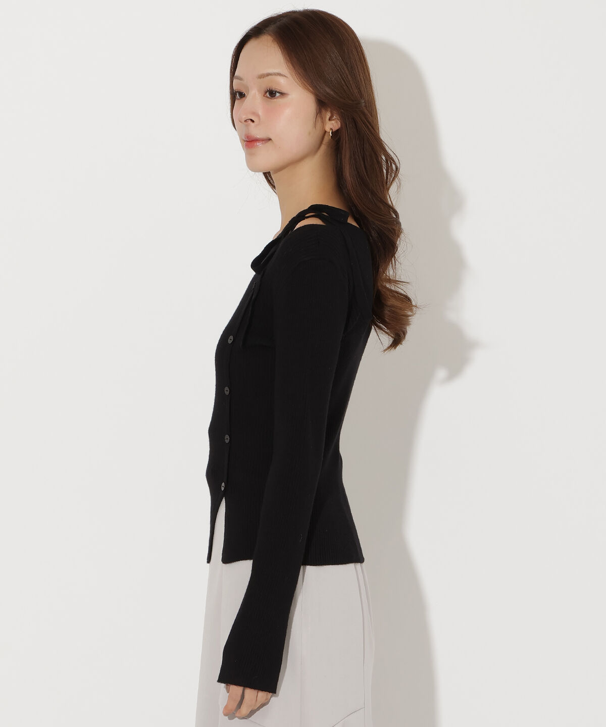 アンドクチュール「アシメリボンスリットプルオーバー」|ニット・セーター|