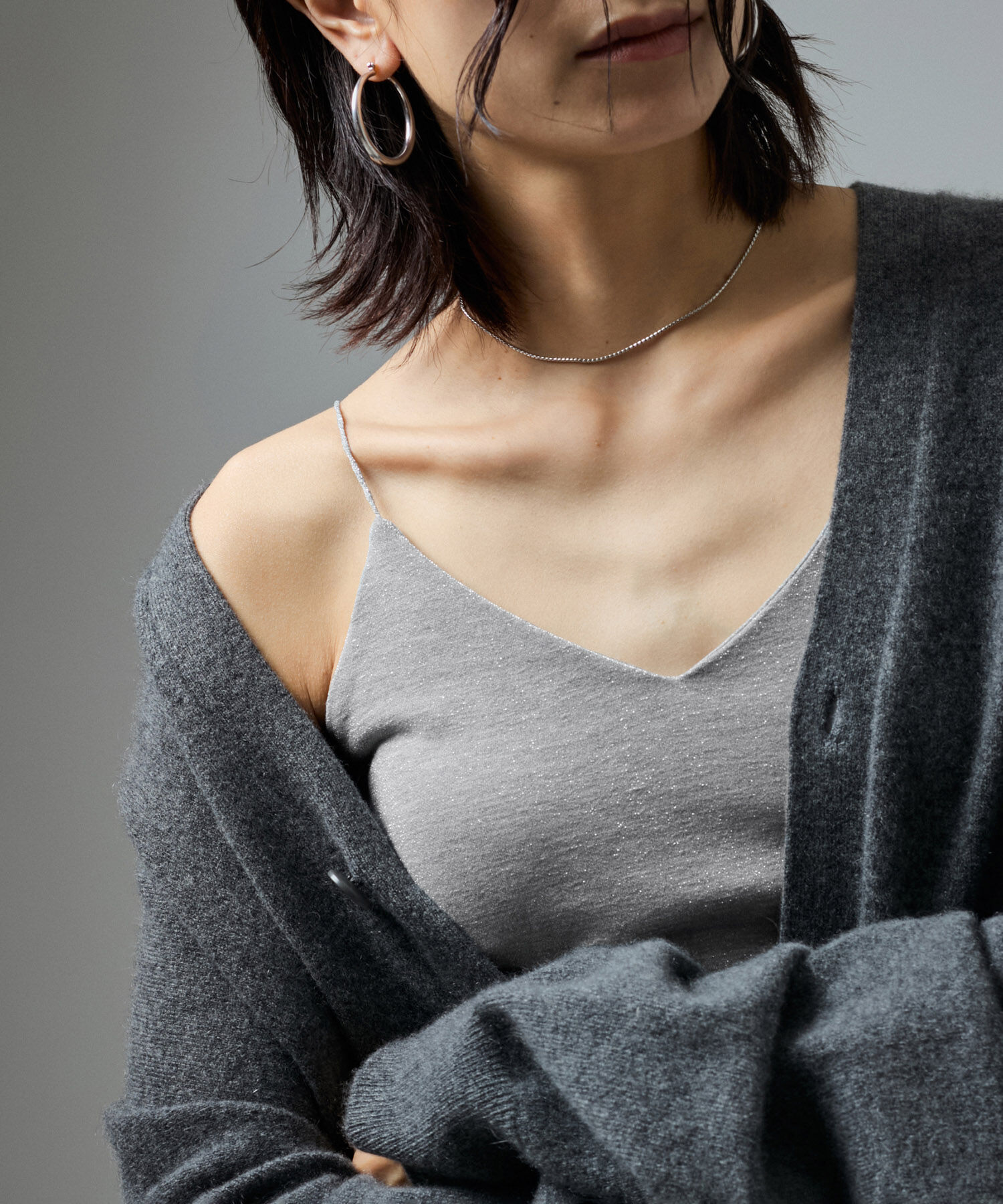 SALON adam et rope'「スパークルラメカップ付きVネックキャミ」|キャミソール|シルバー(93)