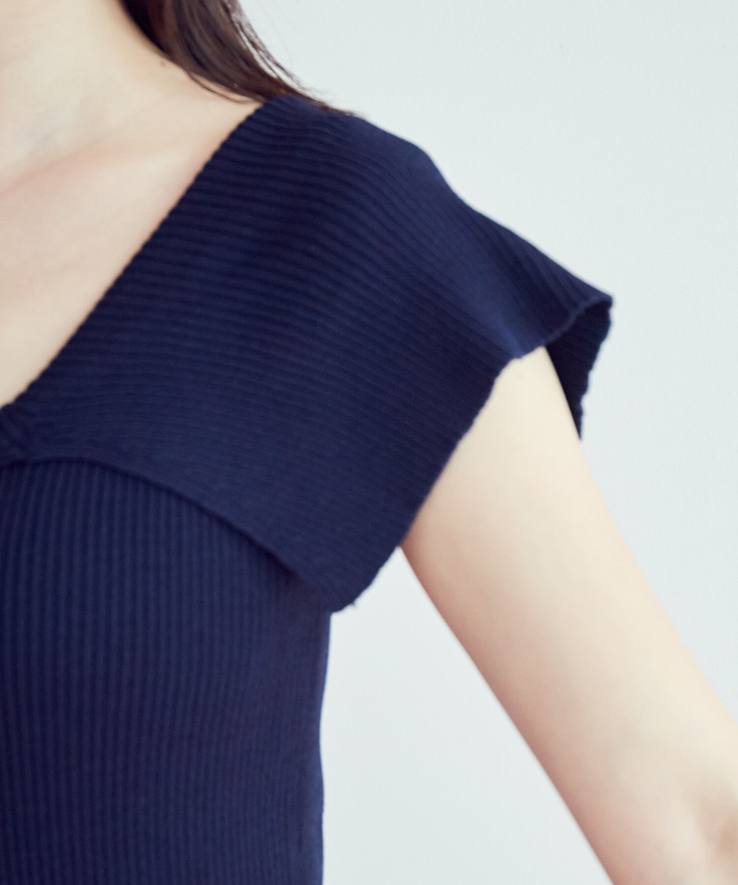 VIS「アシンメトリービッグカラーノースリーブニット【sustainable】」|Tシャツ・カットソー|