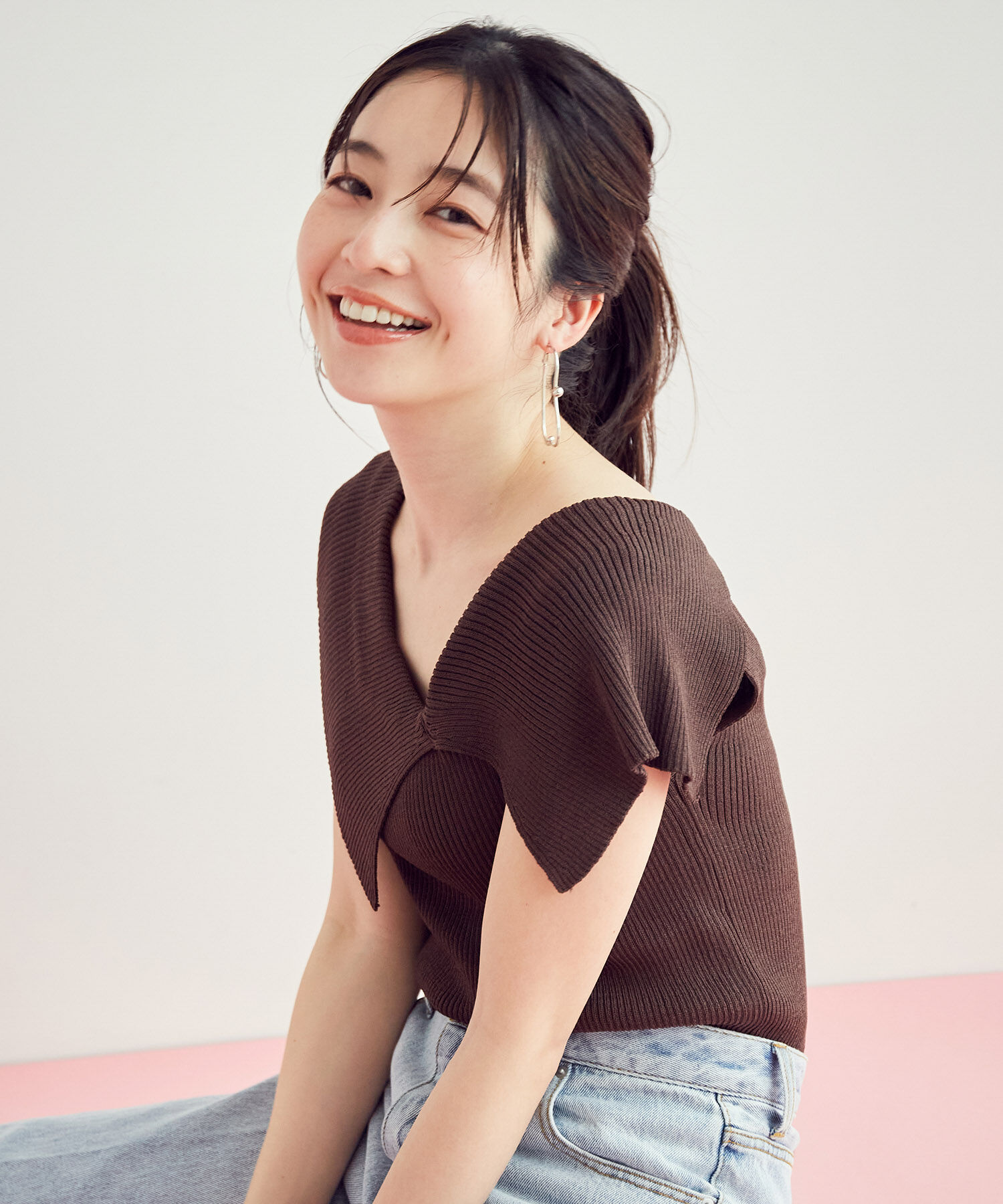 VIS「アシンメトリービッグカラーノースリーブニット【sustainable】」|Tシャツ・カットソー|