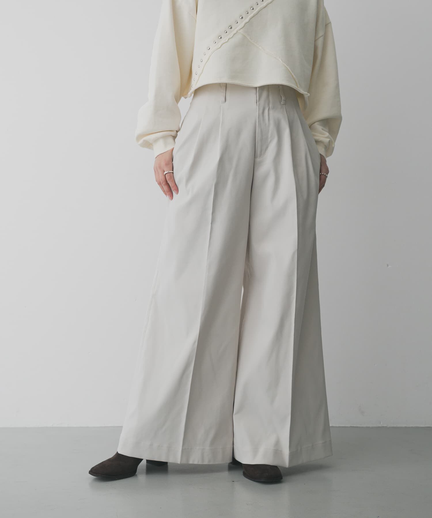 SENSE OF PLACE by URBAN RESEARCH「『XS/Lサイズ/WEB限定』バギーチノパンツ」|その他|アイボリー