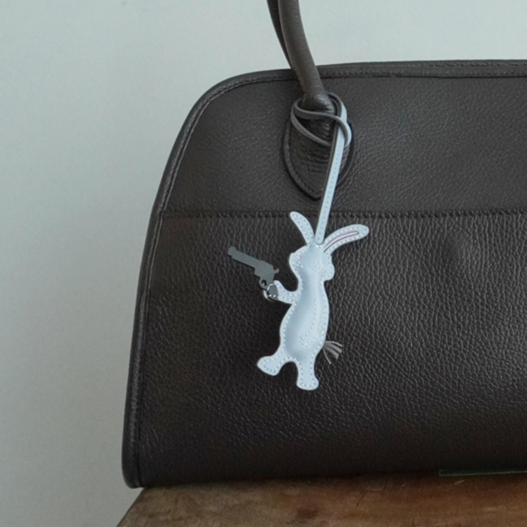 DRESSTERIOR「ピストルラビットチャーム」|キーケース|