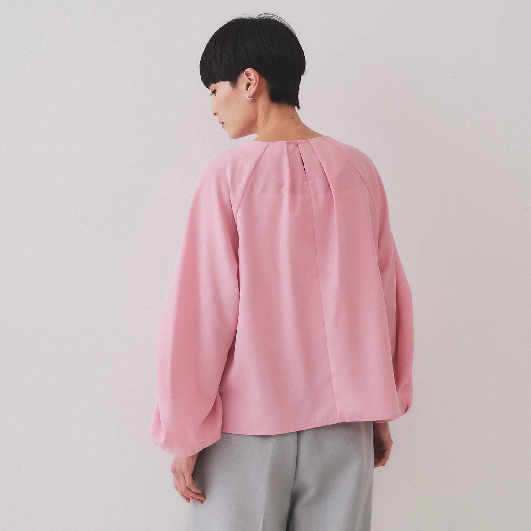 OPAQUE.CLIP「シャーリングスリーブブラウス【洗濯機洗い可】」|シャツ・ブラウス|