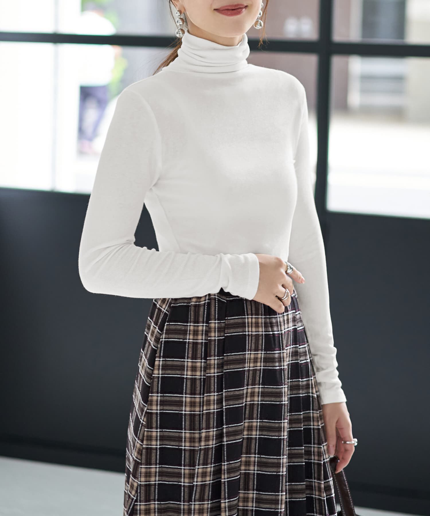 STYLE DELI「とろみ薄リブタートルネックトップス」|Tシャツ・カットソー|ホワイト