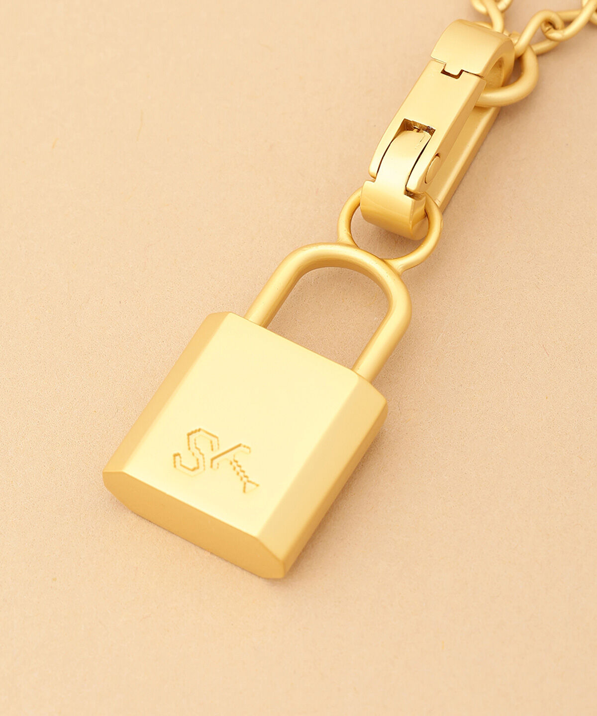 Samantha Thavasa「パドロックロゴチャーム（ソフトゴールド）」|チャーム・キーホルダー|