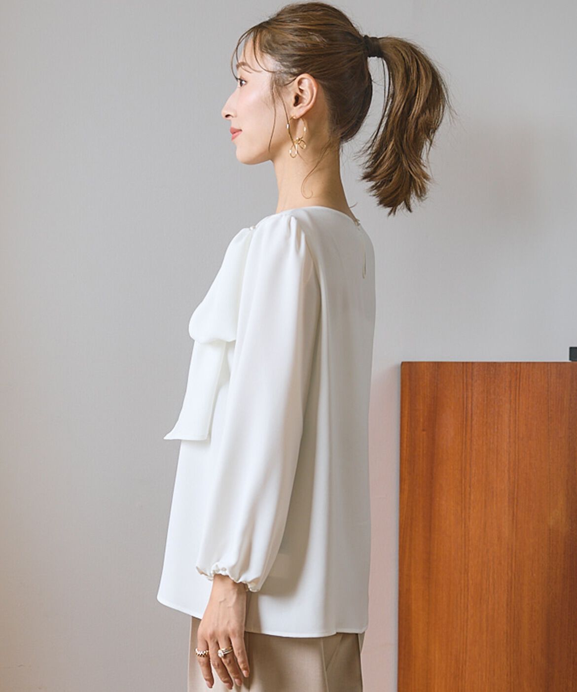 Maglie le cassetto「《M Maglie le cassetto&times;吉田理紗》華やかドレープブラウス」|シャツ・ブラウス|