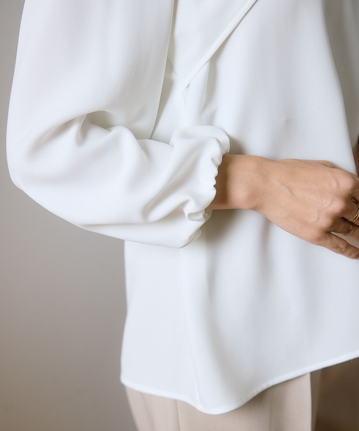 Maglie le cassetto「《M Maglie le cassetto&times;吉田理紗》華やかドレープブラウス」|シャツ・ブラウス|