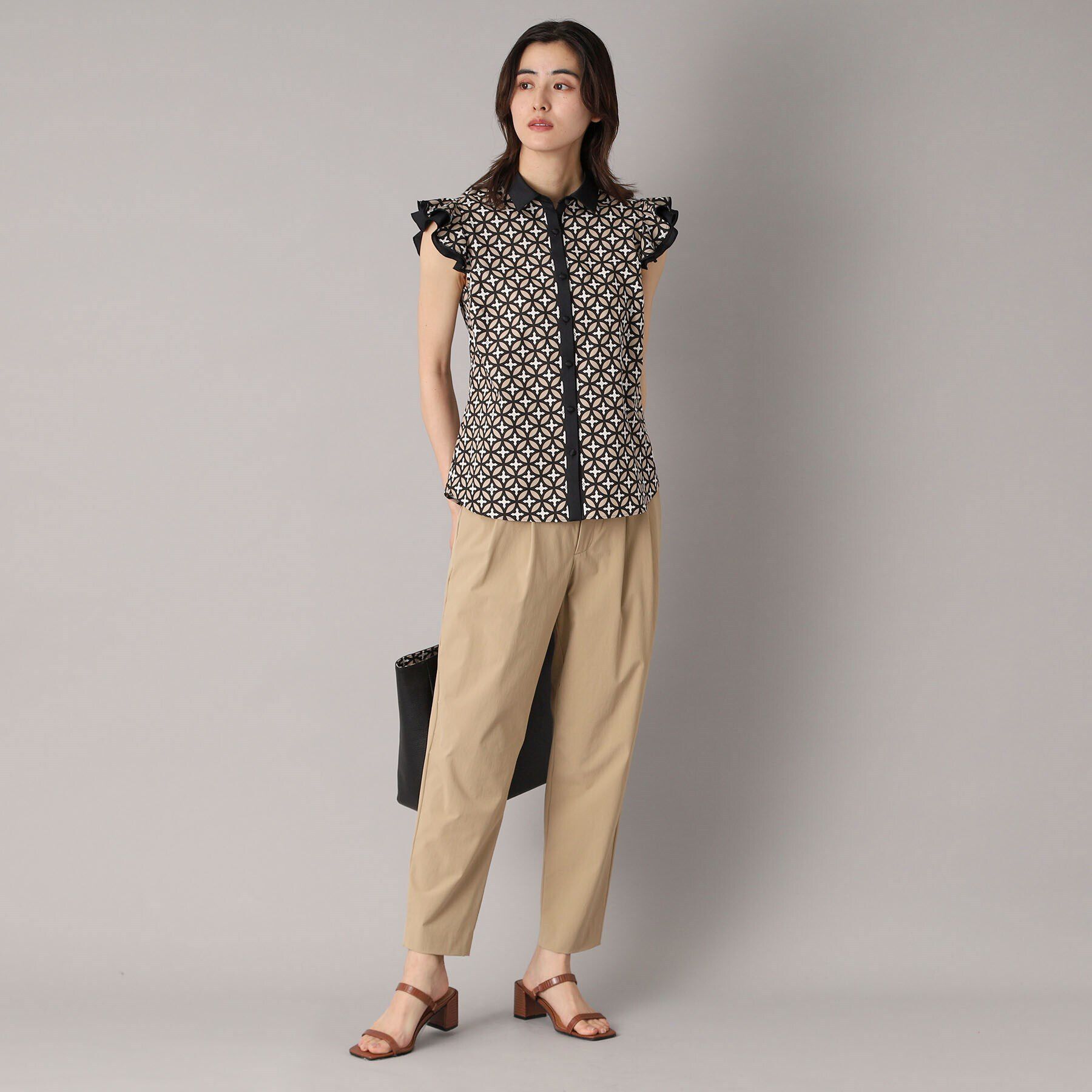 DRESSTERIOR「【大人百花春号掲載 モデル美香さん着用】オーバーラップウィングスリーブブラウス」|シャツ・ブラウス|