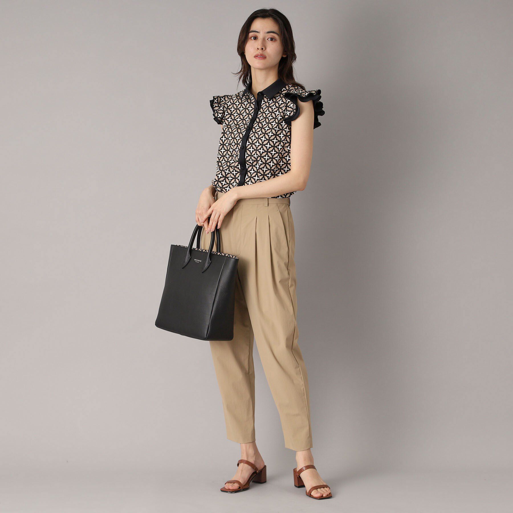 DRESSTERIOR「【大人百花春号掲載 モデル美香さん着用】オーバーラップウィングスリーブブラウス」|シャツ・ブラウス|