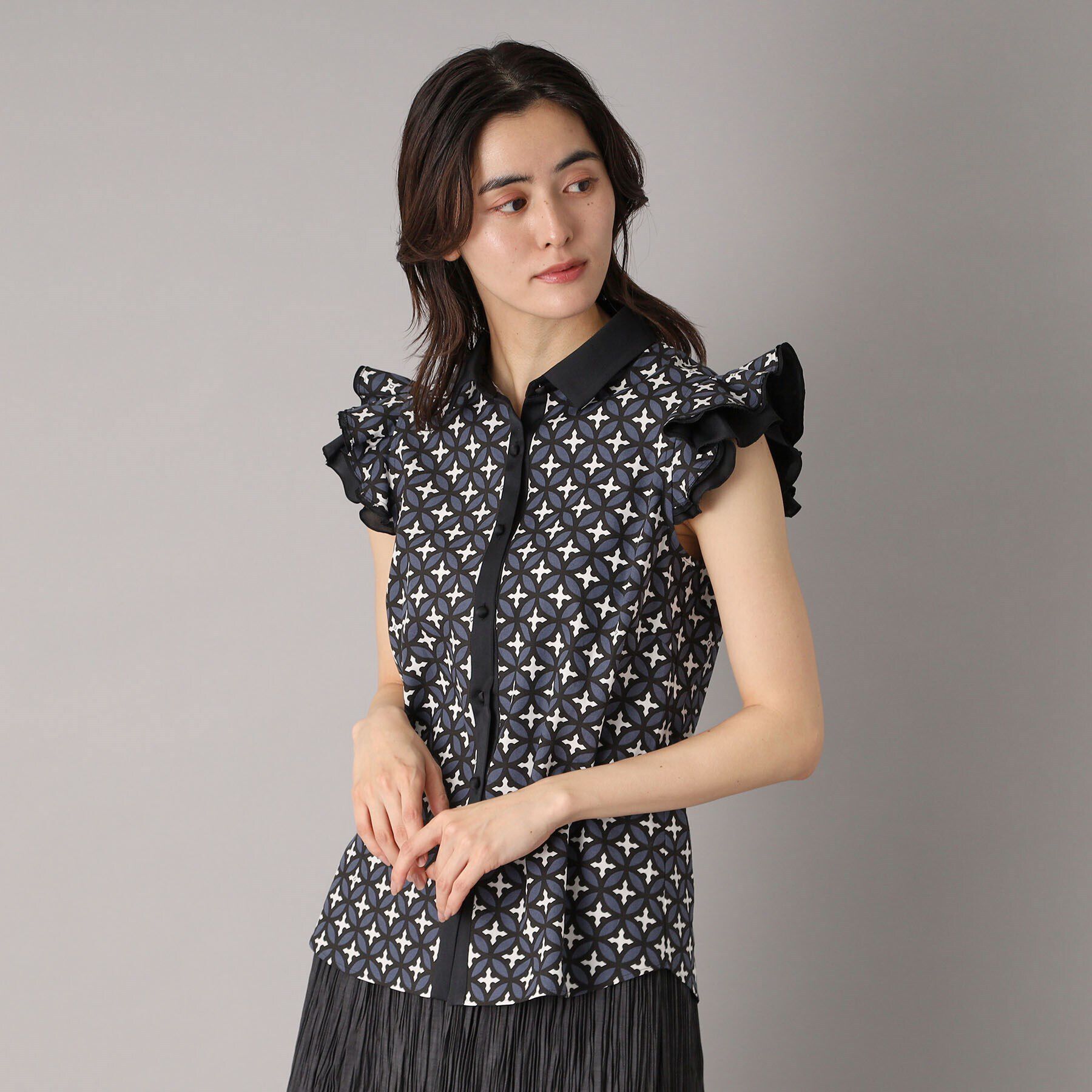 DRESSTERIOR「【大人百花春号掲載 モデル美香さん着用】オーバーラップウィングスリーブブラウス」|シャツ・ブラウス|