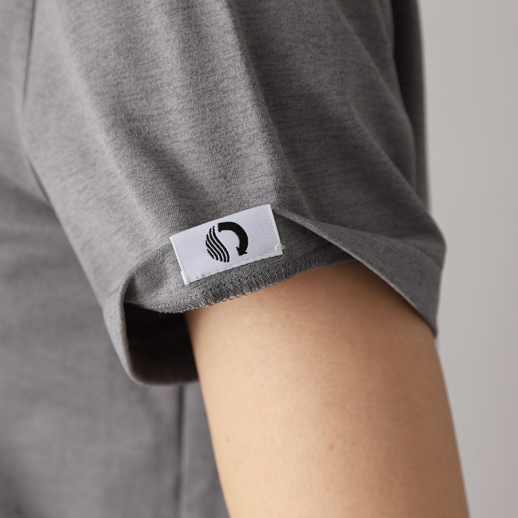 DRESSTERIOR「【洗える/バックプリント】再生ポリエステルホエイルプリントTシャツ」|Tシャツ・カットソー|