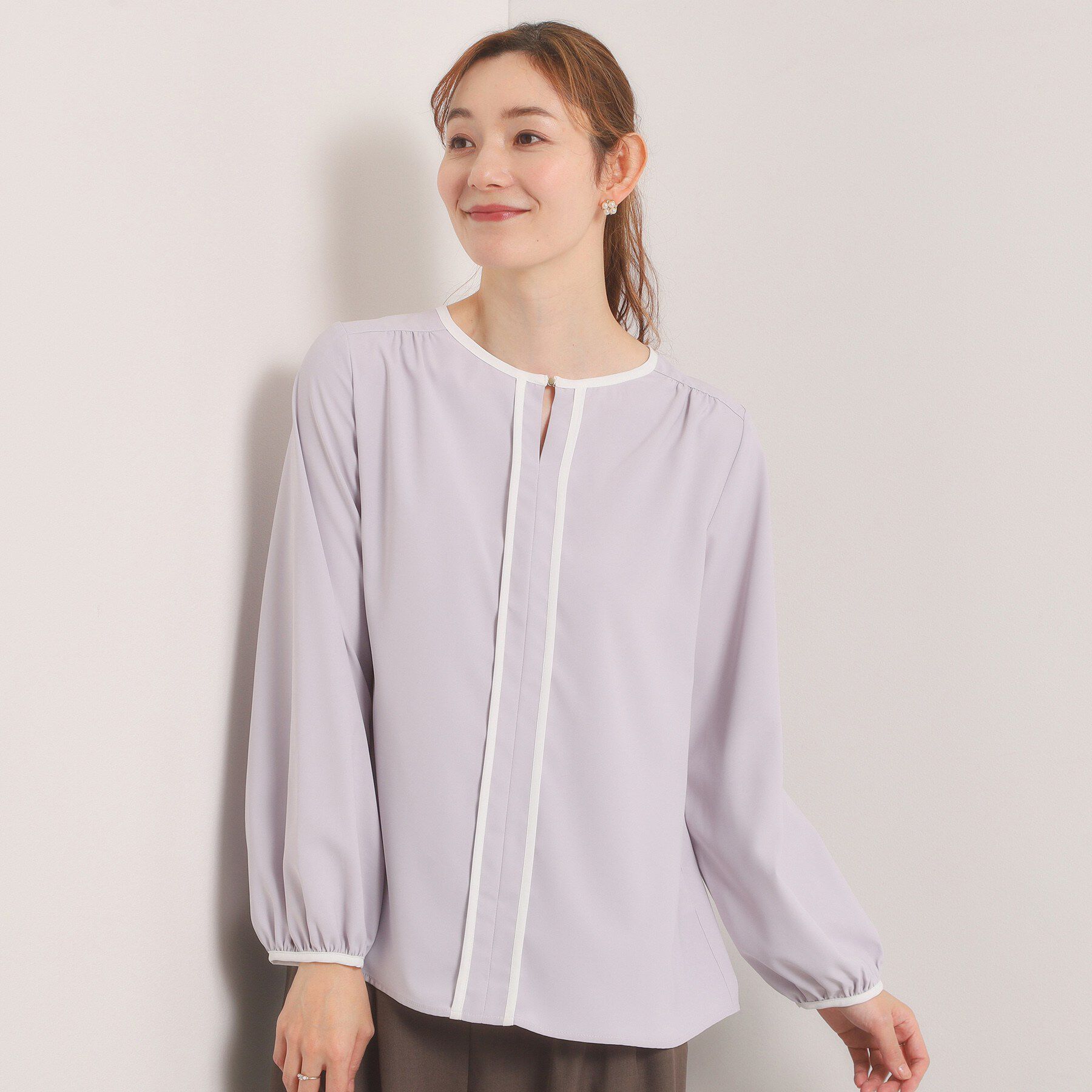 ITS&rsquo;DEMO「【入卒／手洗い可】配色ブラウス」|シャツ・ブラウス|ライトグレー(011