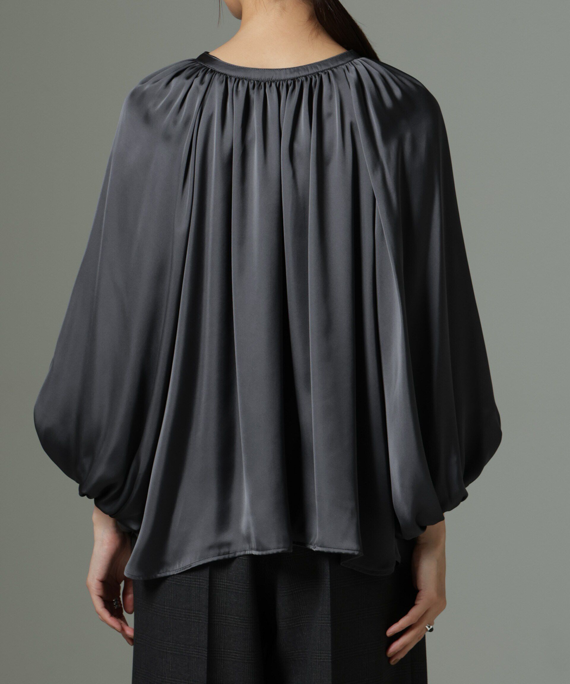 nano･universe「前後2wayサテンボリュームスリーブブラウス」|シャツ・ブラウス|