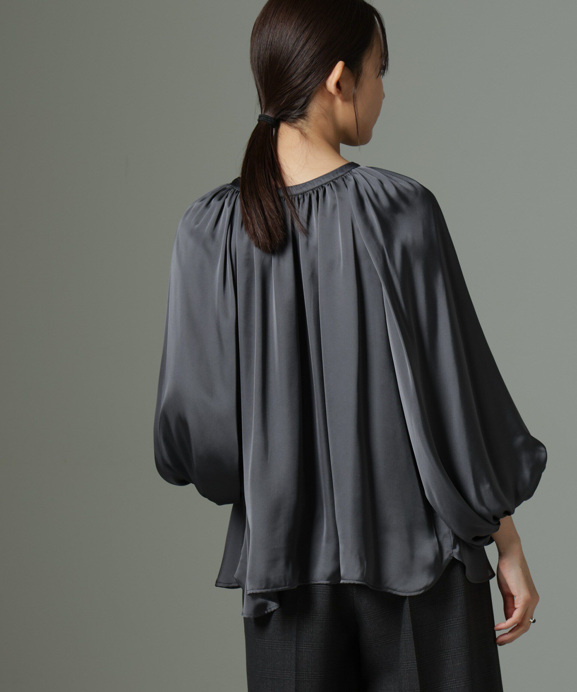 nano･universe「前後2wayサテンボリュームスリーブブラウス」|シャツ・ブラウス|
