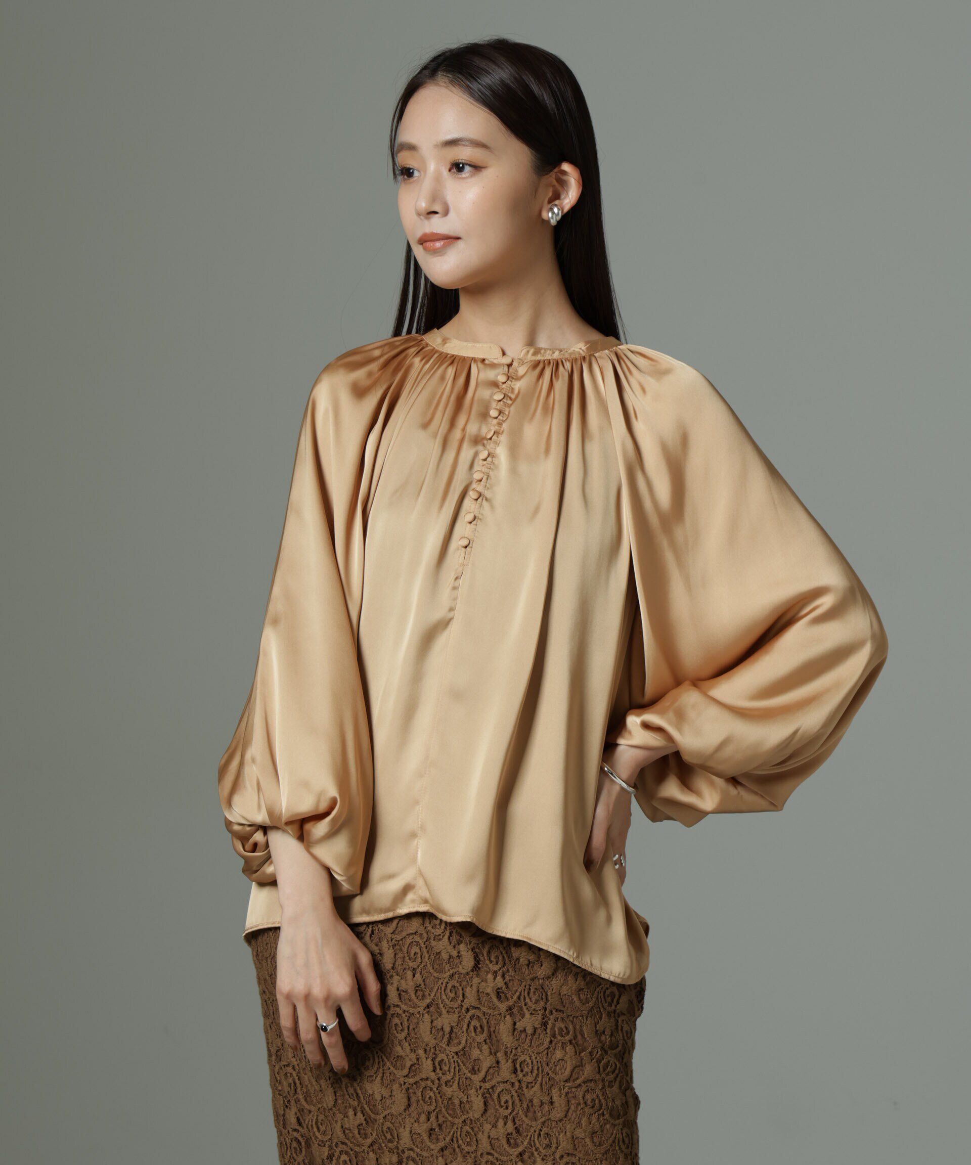 nano･universe「前後2wayサテンボリュームスリーブブラウス」|シャツ・ブラウス|