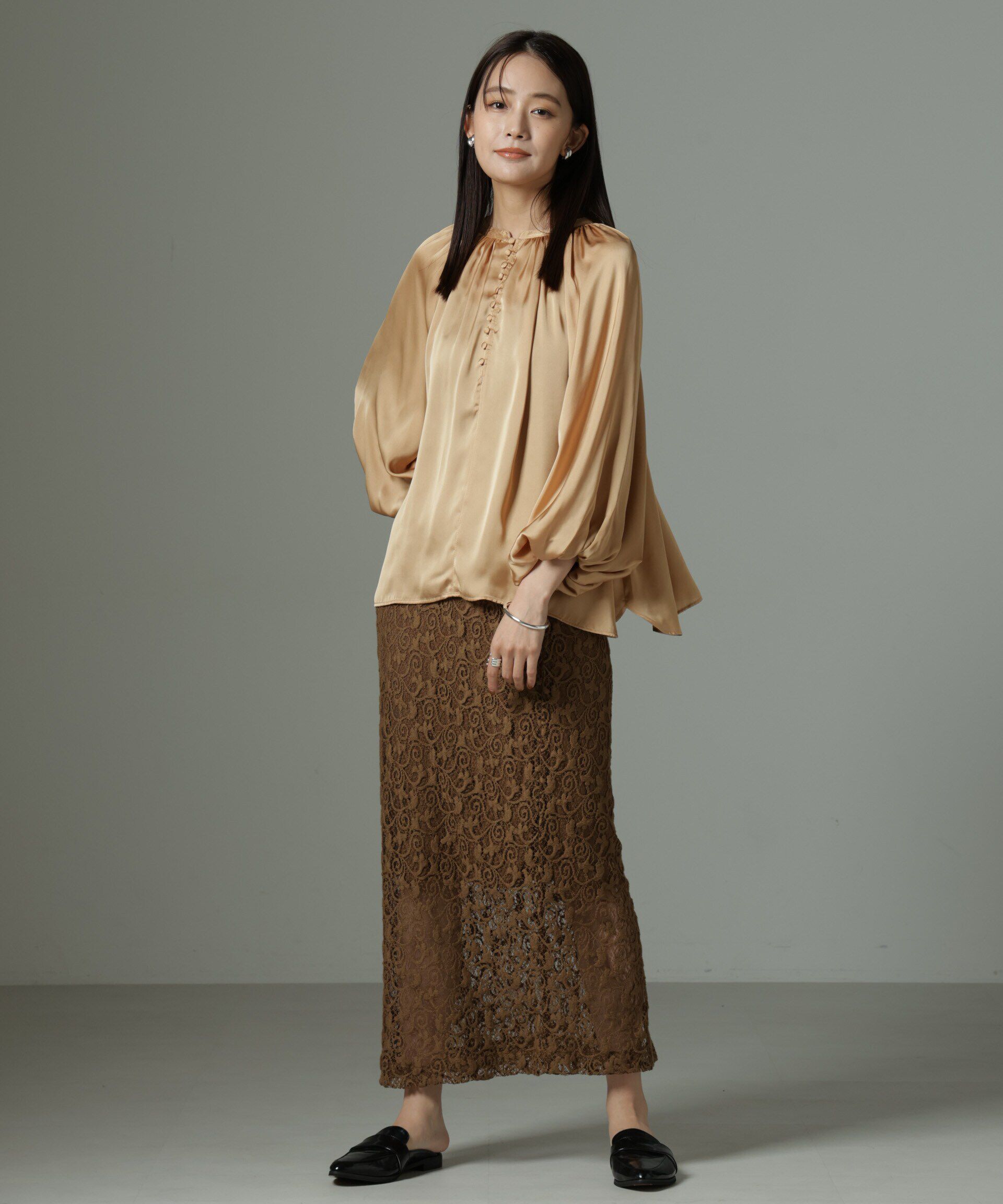 nano･universe「前後2wayサテンボリュームスリーブブラウス」|シャツ・ブラウス|