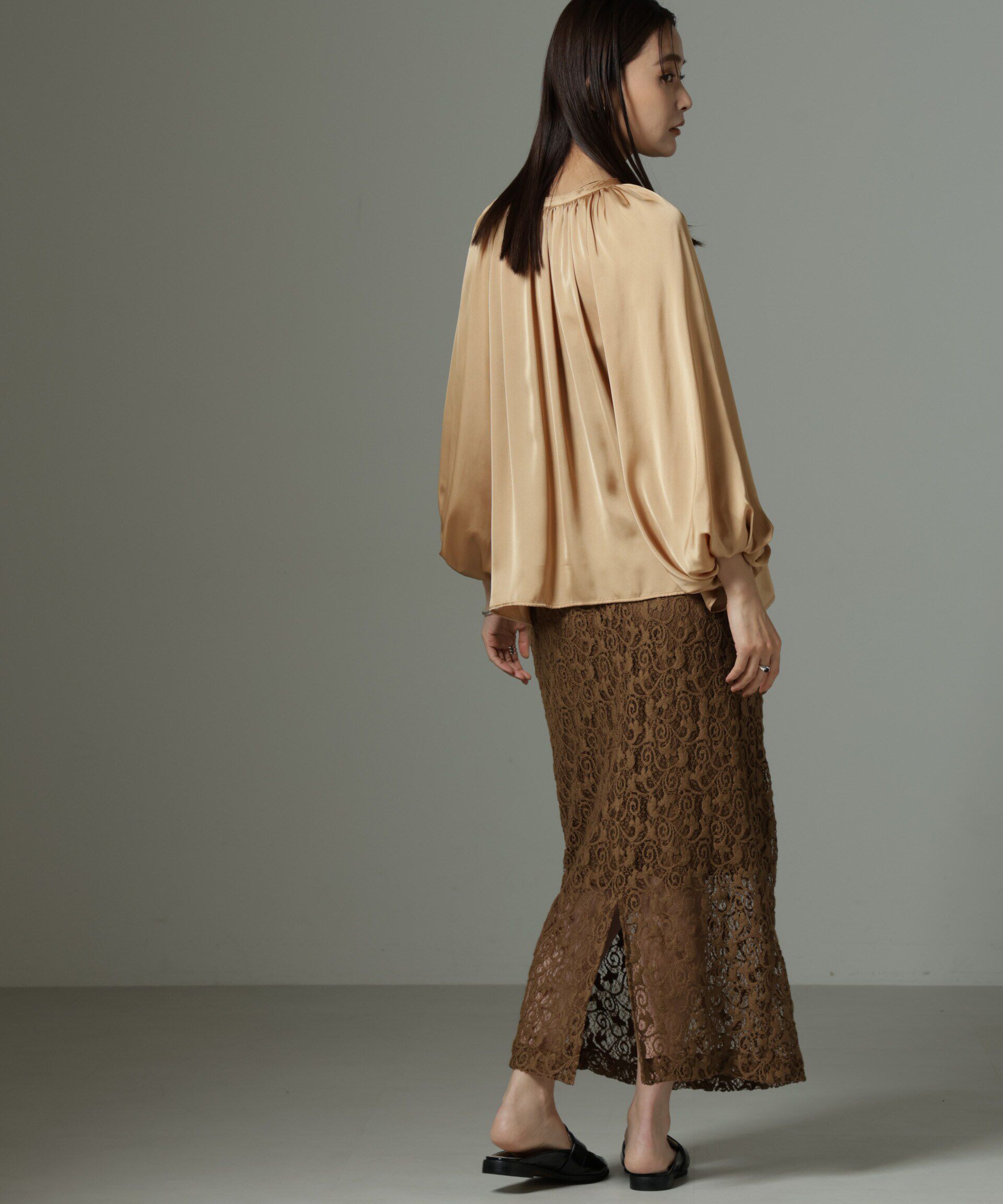 nano･universe「前後2wayサテンボリュームスリーブブラウス」|シャツ・ブラウス|