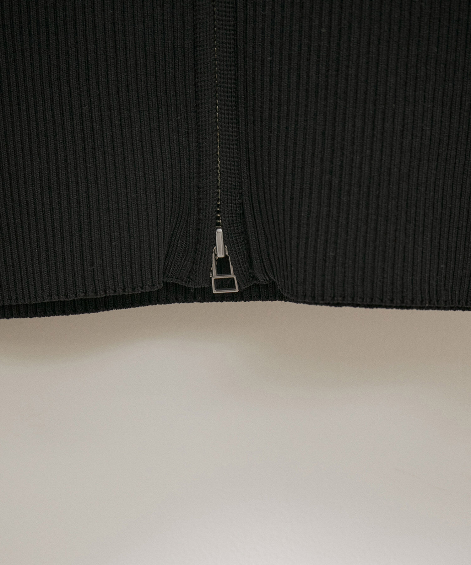 SALON adam et rope'「【雑誌掲載】リブジップビスチェ」|ベスト・ジレ|