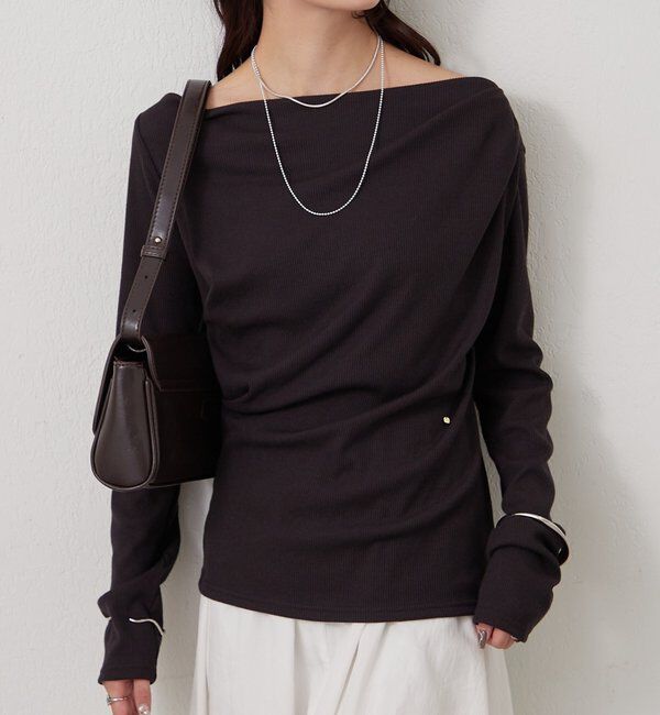  「チャーム付きオフショルリブロングTシャツ」|Tシャツ・カットソー|ブラック