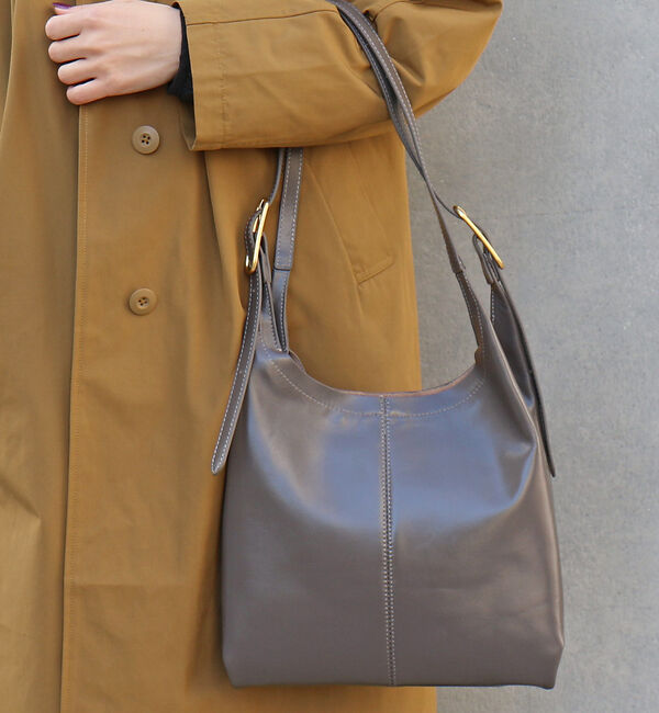 collex「【WEB限定】【BEAURE/ヴュレ】カウレザー トライアングル トートバッグ」|ショルダー・メッセンジャー|グレージュ