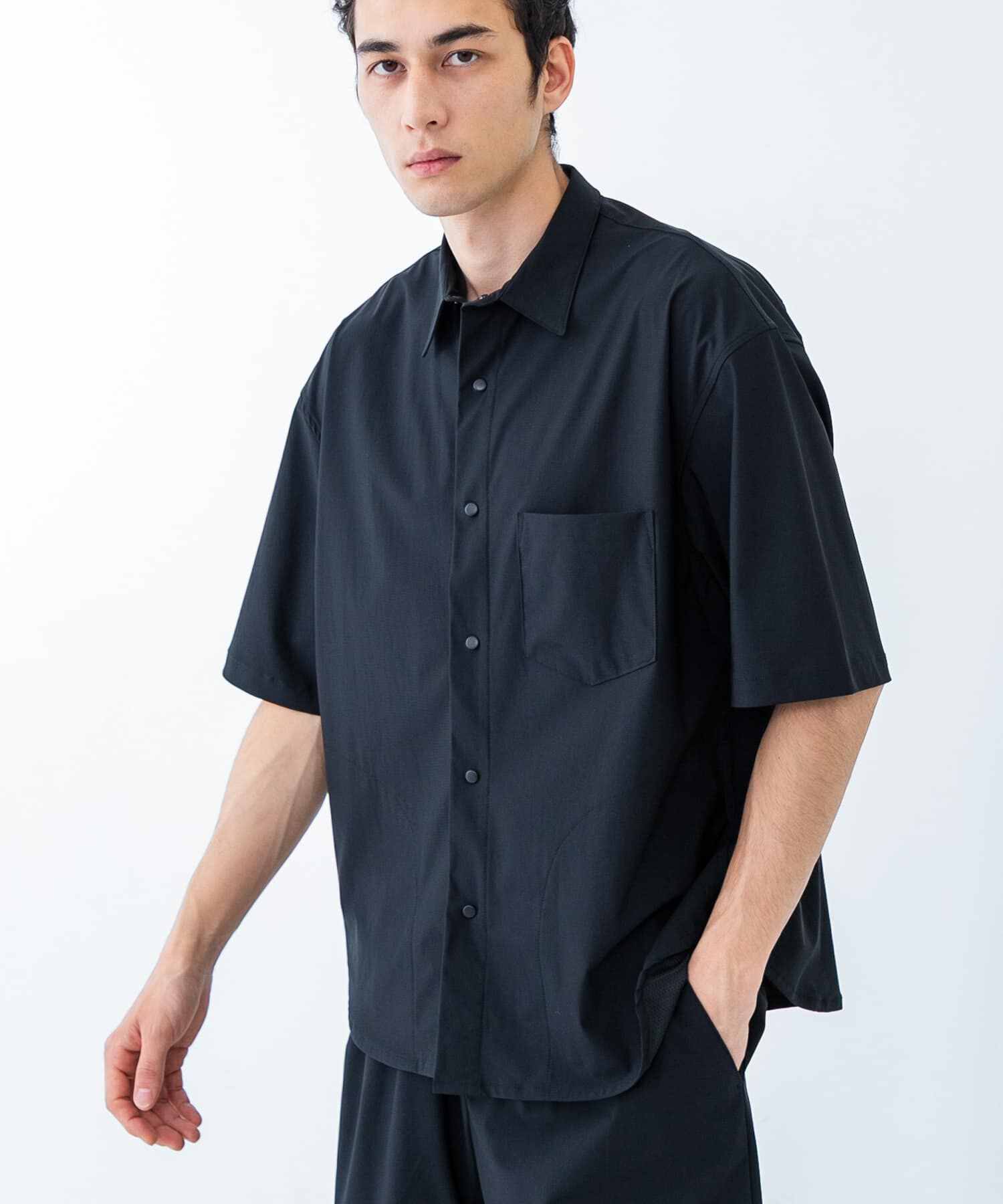 URBAN RESEARCH「FREEZY SNAP SHIRTS」|シャツ・ブラウス|ブラック