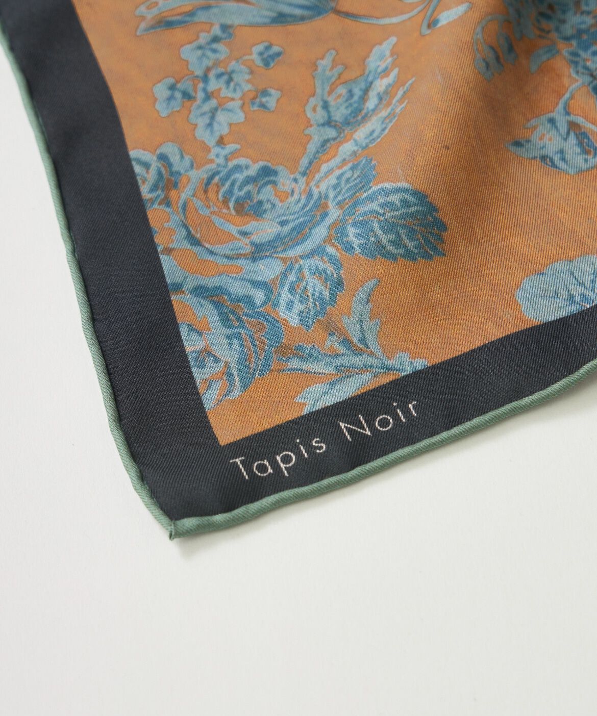 FAVORITE SUKINAMONO「Classical Dahlia Scarfスカーフ《Tapis Noir》」|ストール|